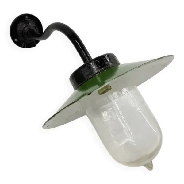 Lampe de cour