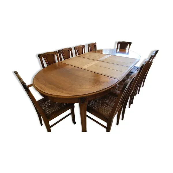 Table et 10 chaises de style Art Nouveau