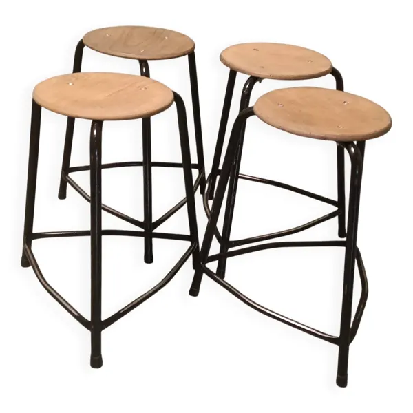 Tabouret empilable industriel (4)