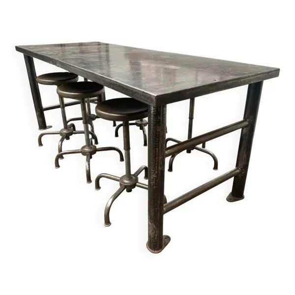 Table établi industriel avec 6 tabourets pneumatiques