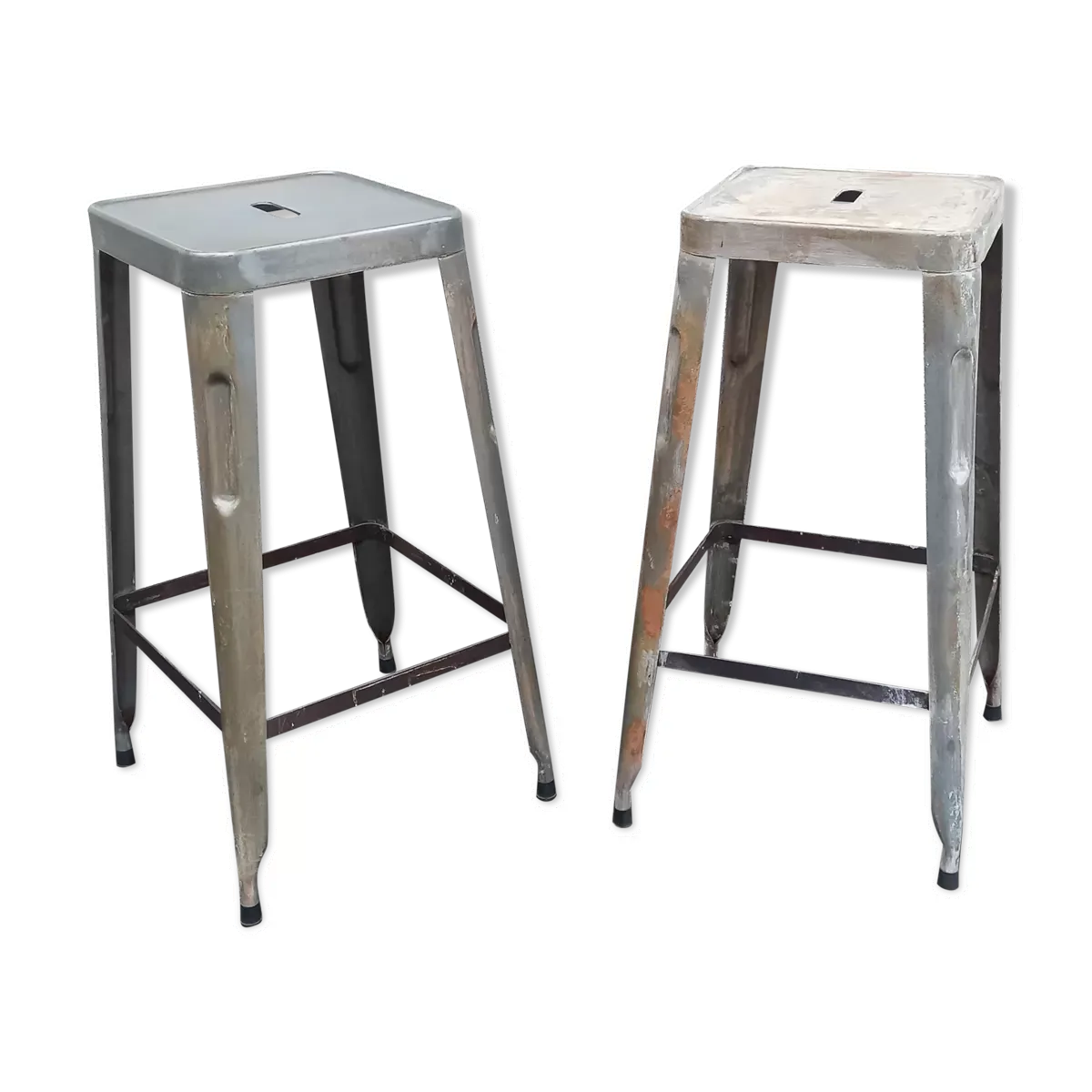 Paire de tabourets en métal
