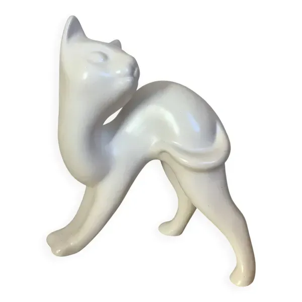 Chat en céramique blanche