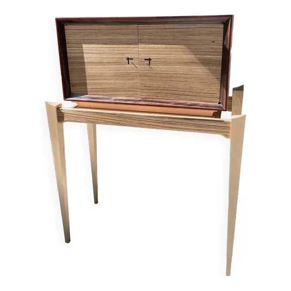 Cabinet contemporain artisanal