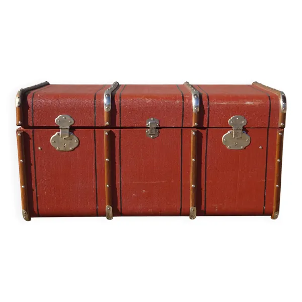 Ancienne malle de voyage cintrée