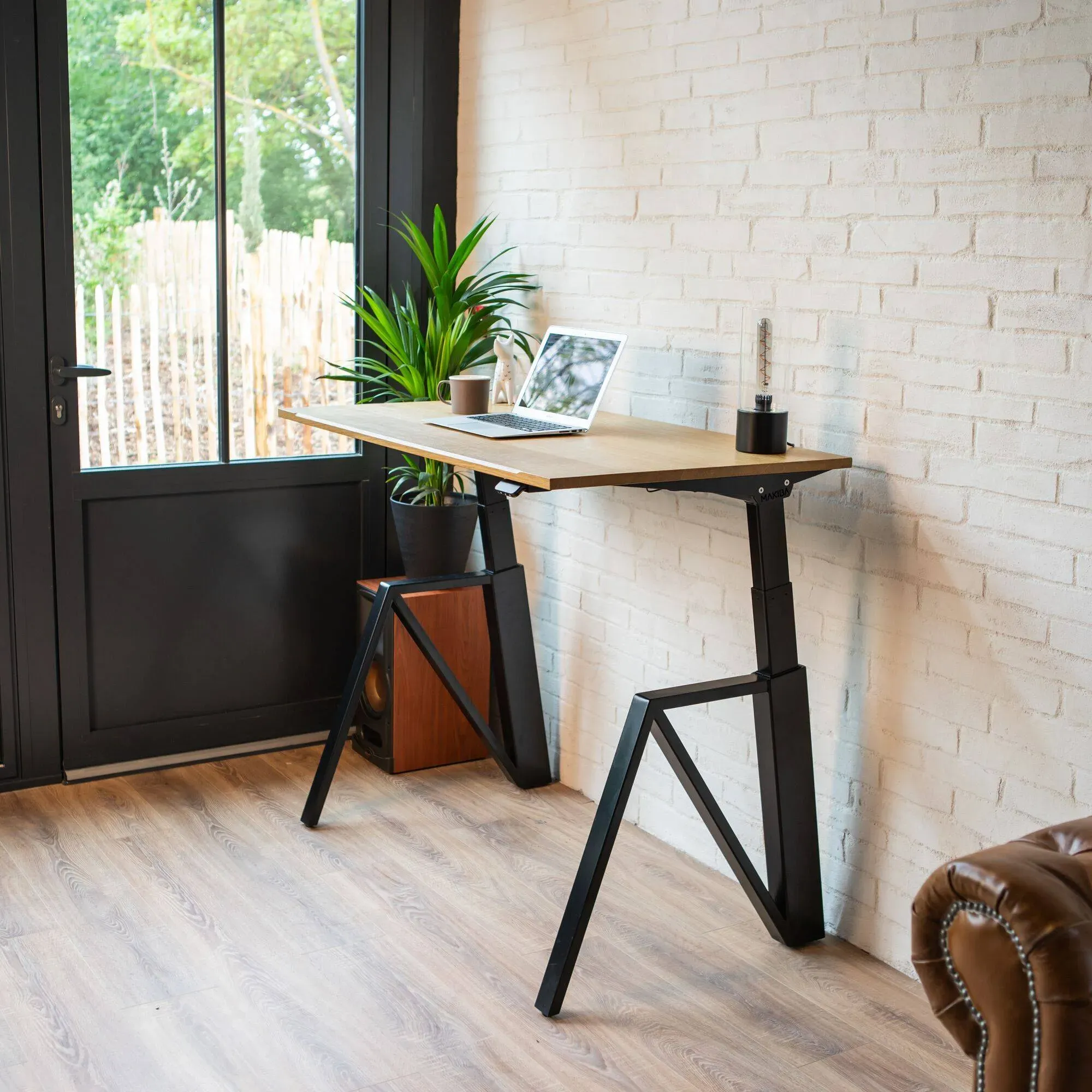 Illustration numéro 2 du produit Bureau électrique assis-debout ergonomique Maxime