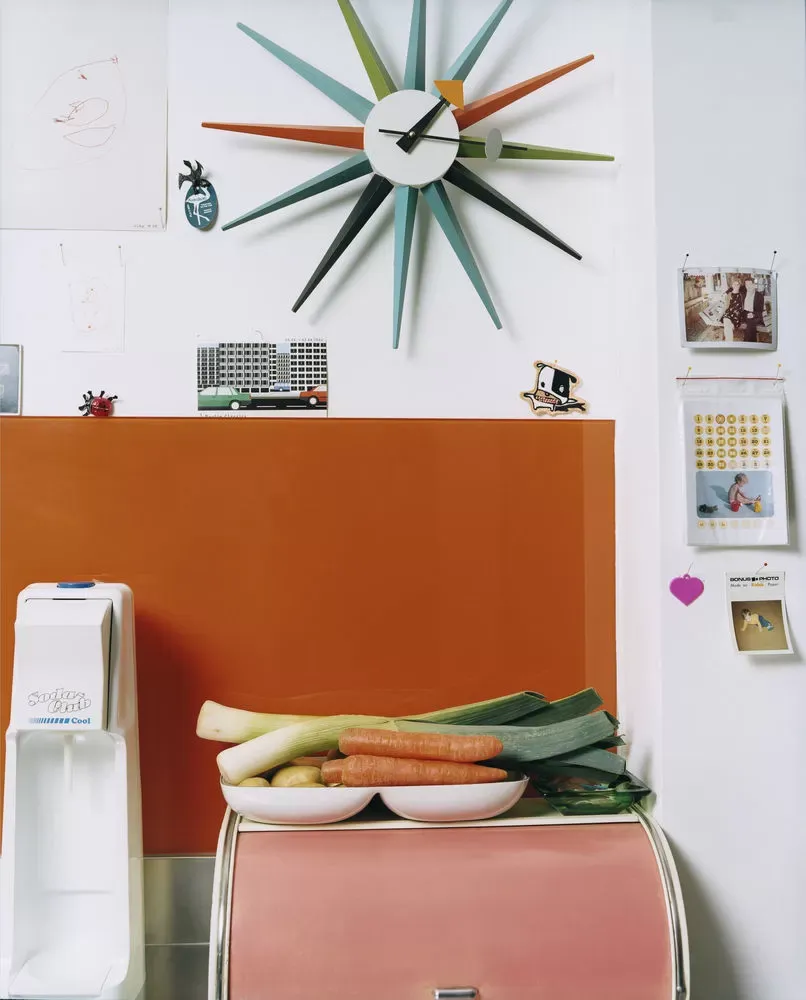 Illustration numéro 2 du produit Vitra Sunburst Clock - multicolore