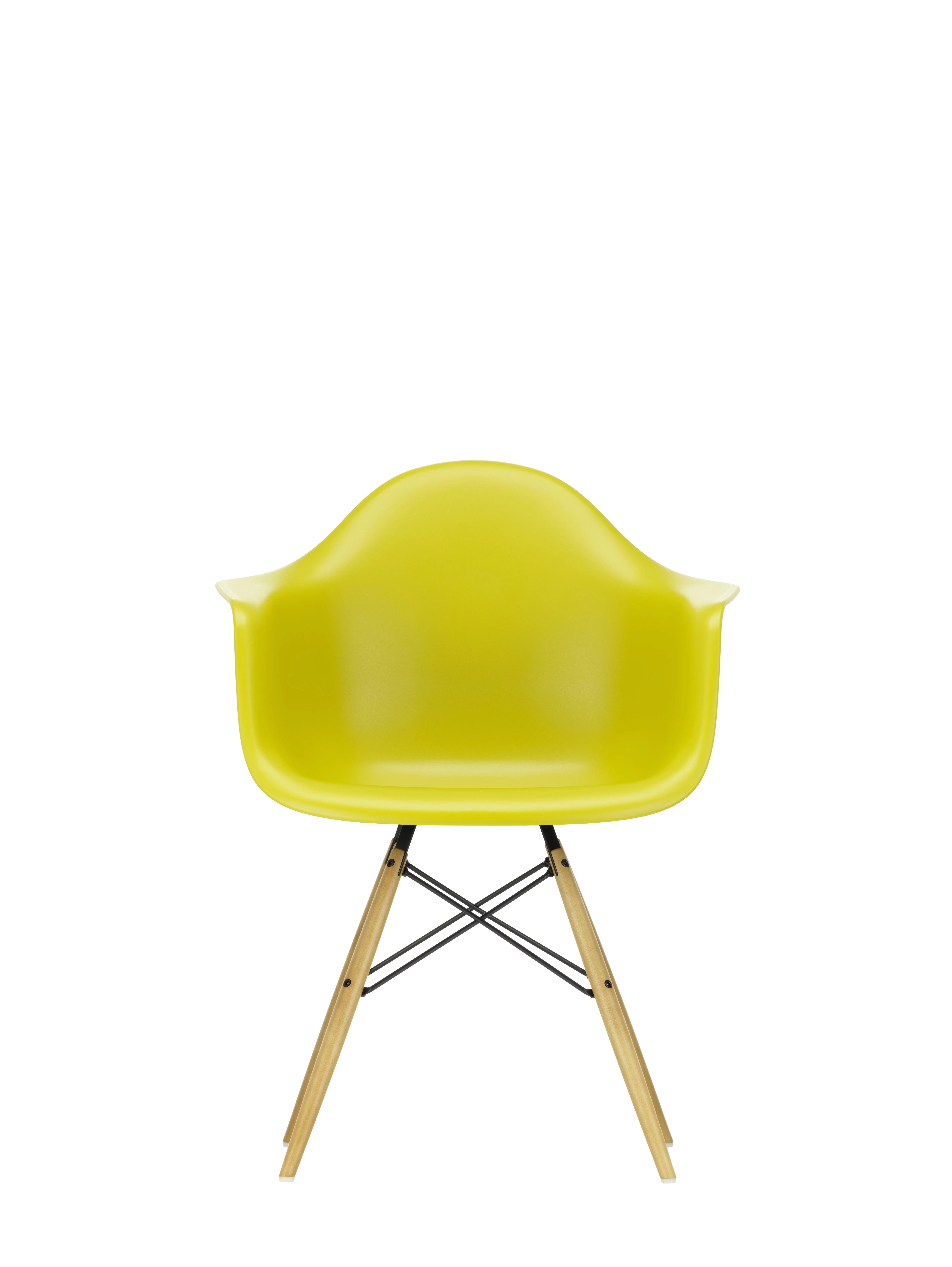 Illustration numéro 2 du produit Vitra DAW Eames Plastic Armchair - moutarde RE - érable jaune