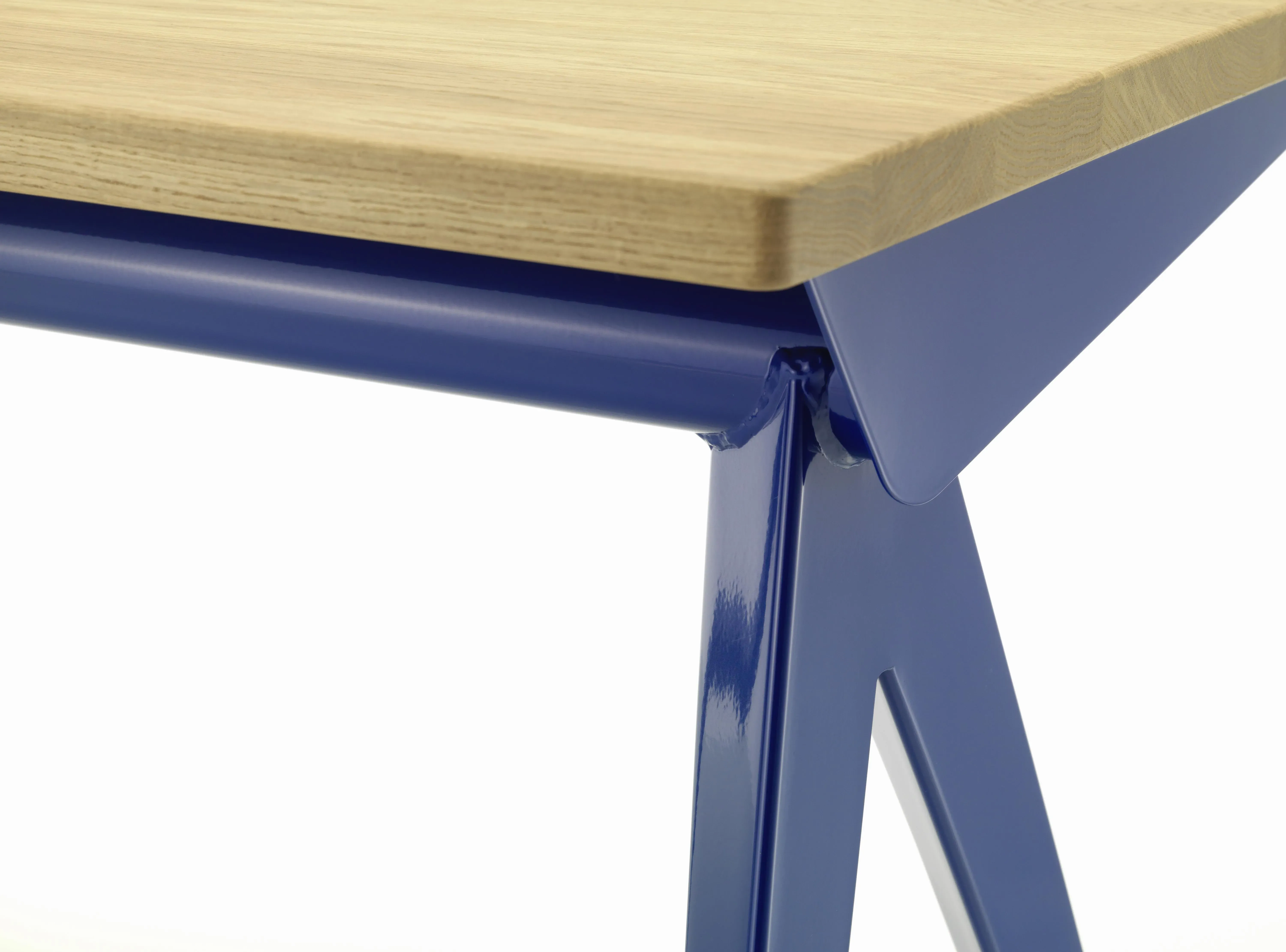 Illustration numéro 2 du produit Vitra Table Compas Direction - Prouvé Bleu Marcoule - Chêne massif huilé