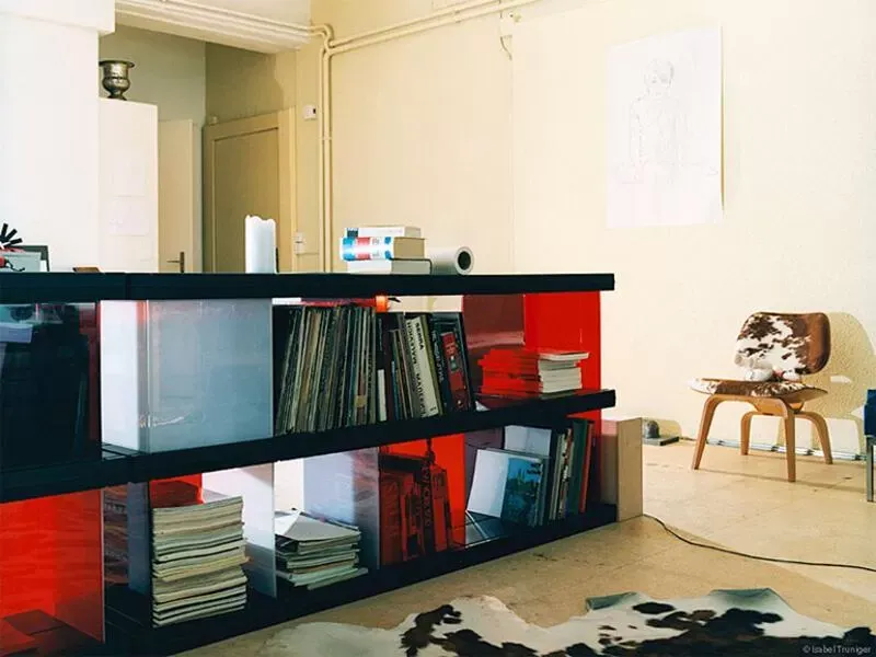 Illustration numéro 2 du produit Vitra Plywood Group LCW Calf's Skin - frêne nature