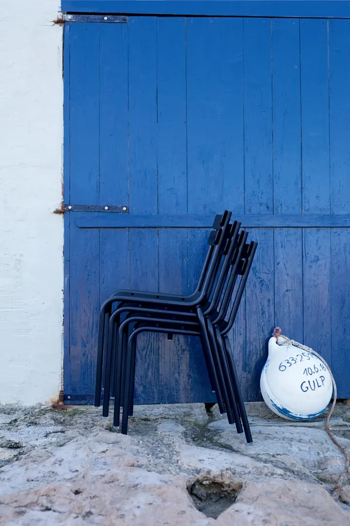 Illustration numéro 2 du produit Fermob Chaise LUXEMBOURG - 92 bleu abysse