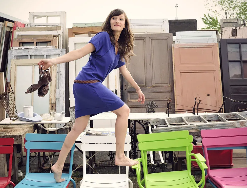 Illustration numéro 2 du produit Fermob Chaise à accoudoirs LUXEMBOURG - C6 Miel