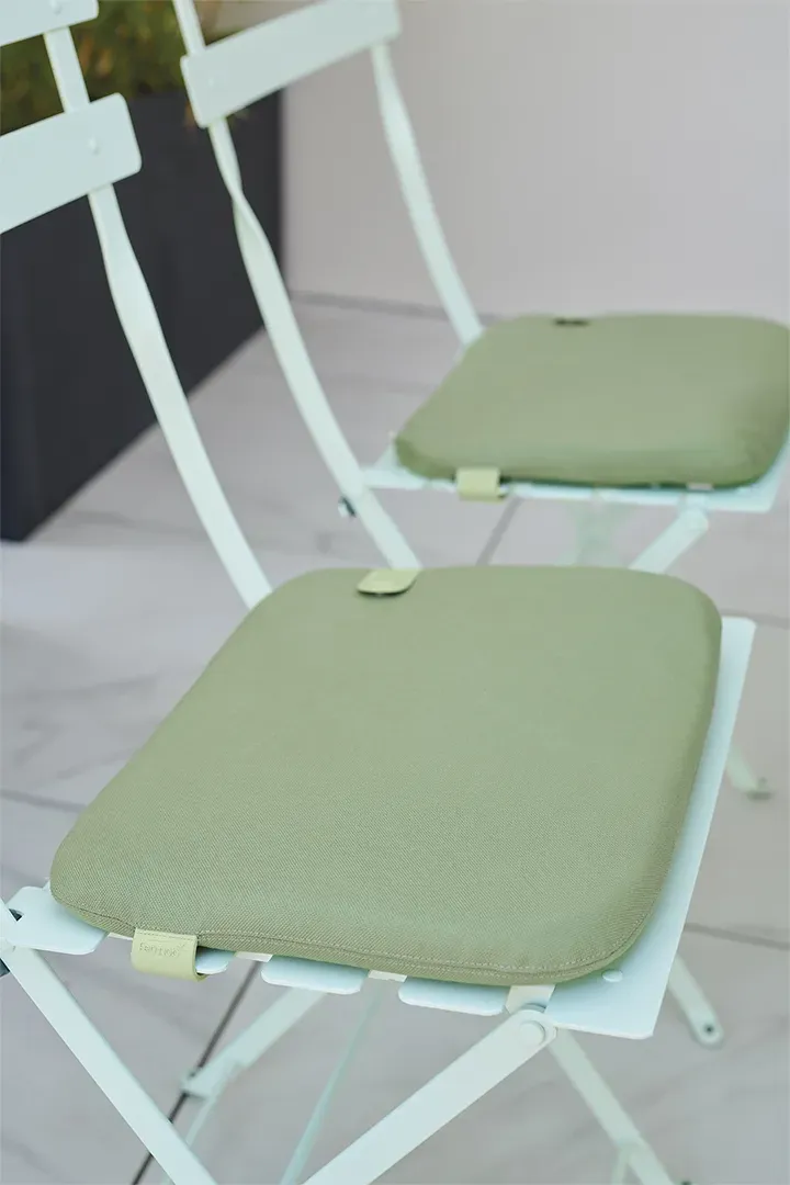 Illustration numéro 2 du produit Fermob Coussin COLOR MIX Bistro - C2 eucalyptus