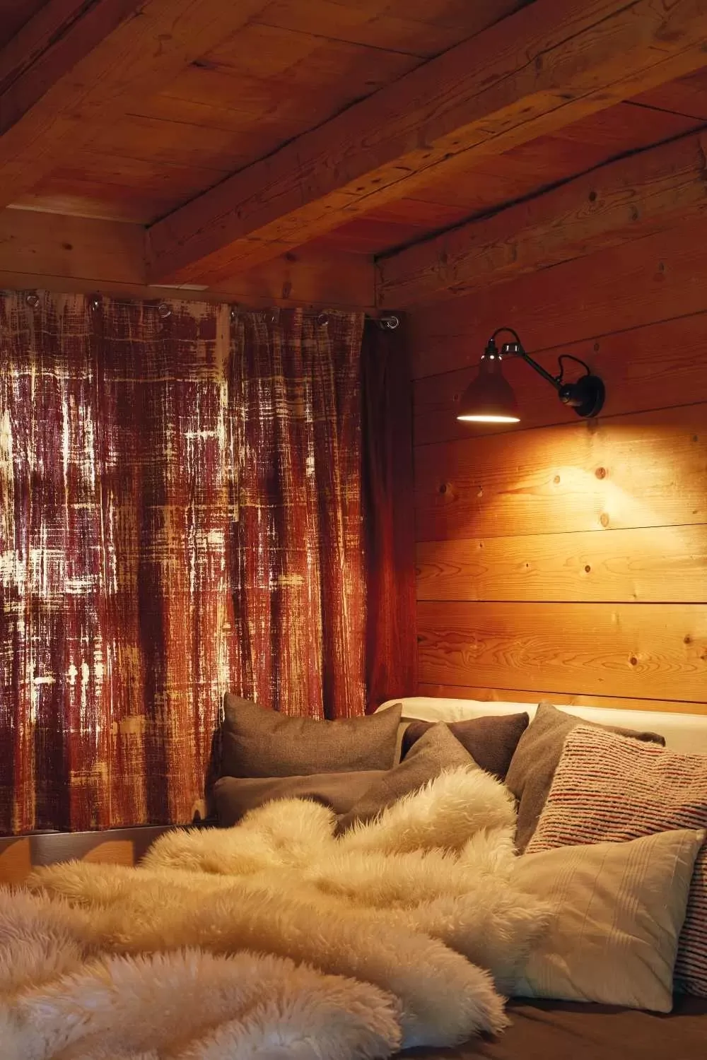 Illustration numéro 2 du produit DCWéditions Applique LAMPE GRAS N°304 Noire - rouge - rond