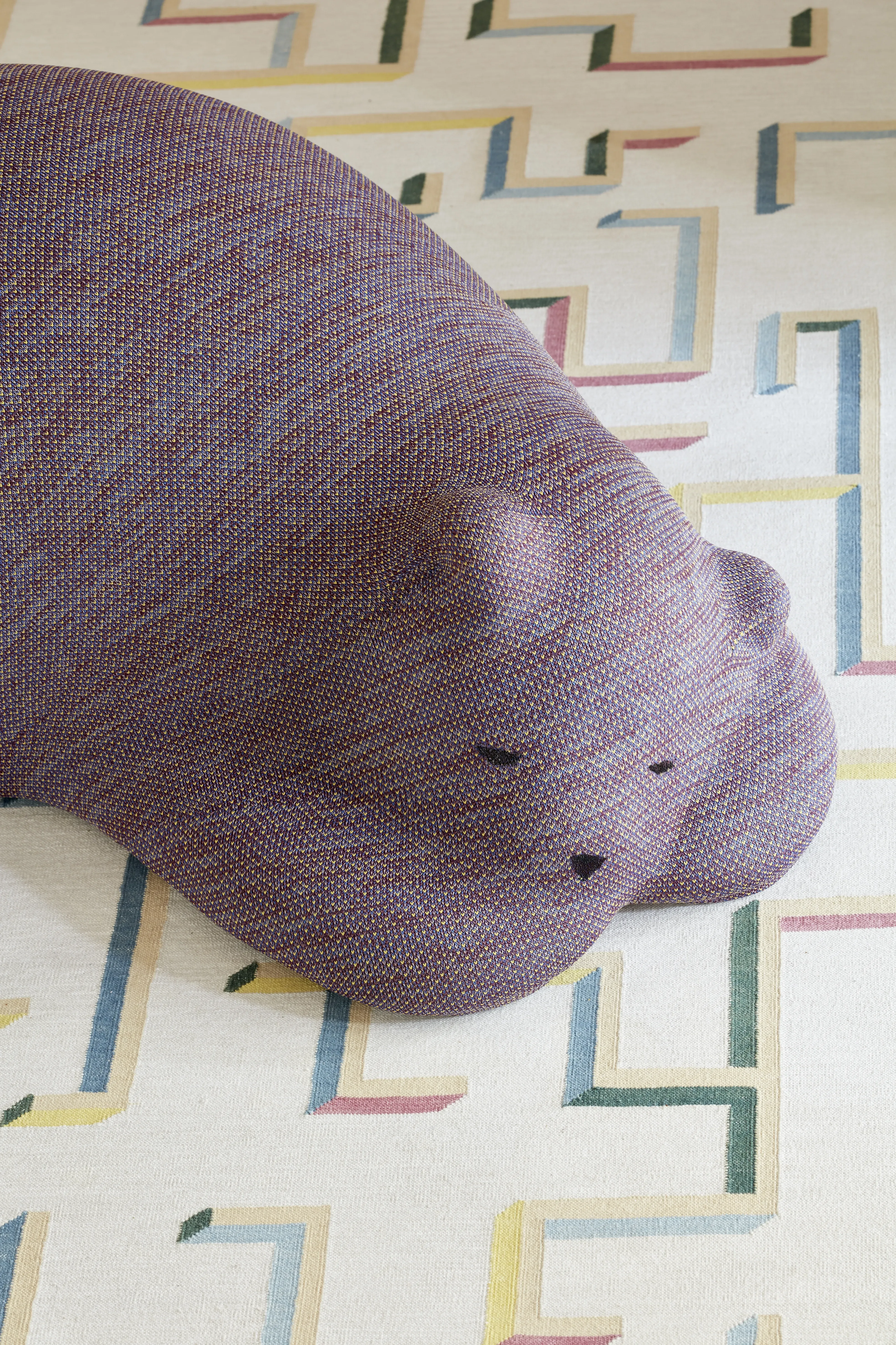 Illustration numéro 2 du produit Vitra Repose-pieds Resting Bear  - mauve