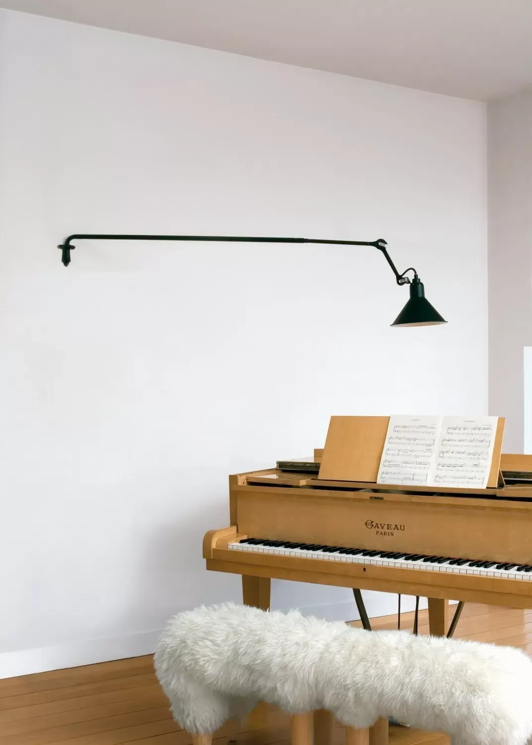 Illustration numéro 2 du produit DCWéditions Applique LAMPE GRAS N°213  - noir - rond