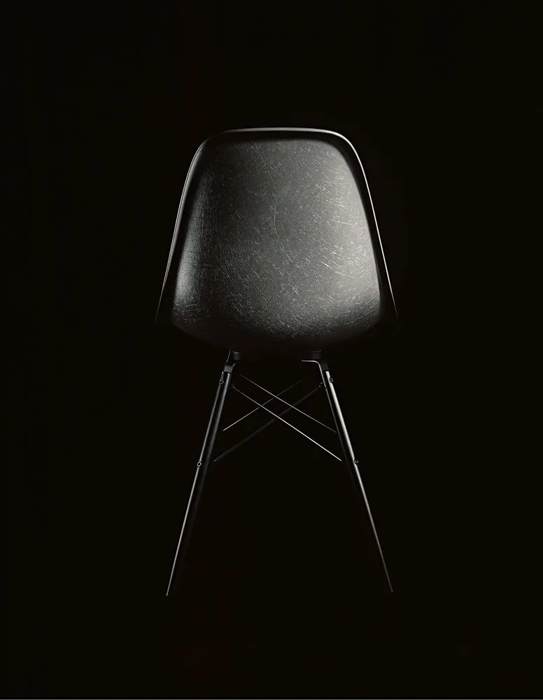 Illustration numéro 2 du produit Vitra Chaise Eames en fibre de verre DSW - Elephant Hide Grey - érable noir