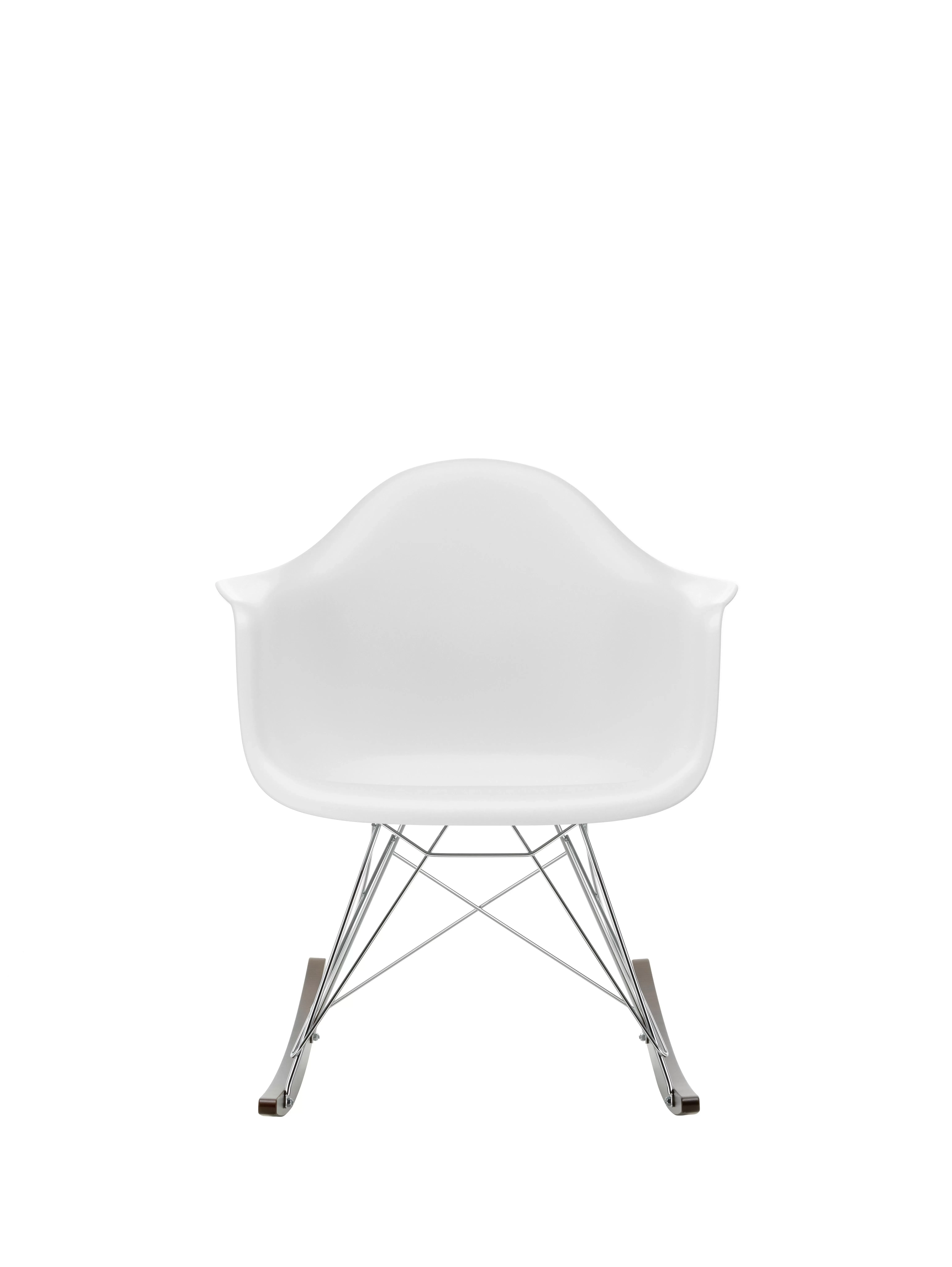 Illustration numéro 2 du produit Vitra Chaise à bascule RAR Eames Plastic  - coton blanc  RE - chromé - Patins Érable foncé