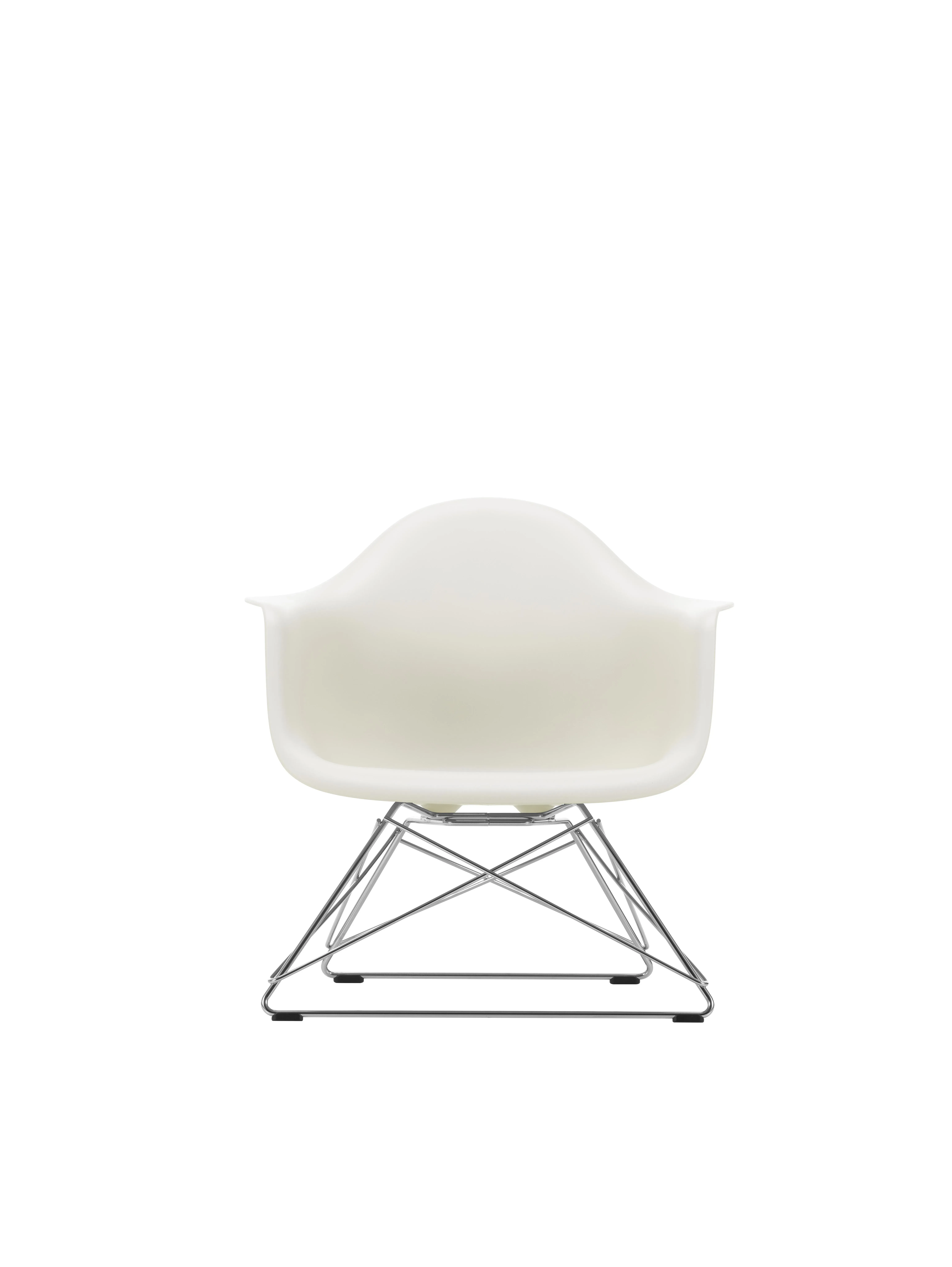 Illustration numéro 2 du produit Vitra Fauteuil en plastique Eames LAR  - galet RE - chrome brillant