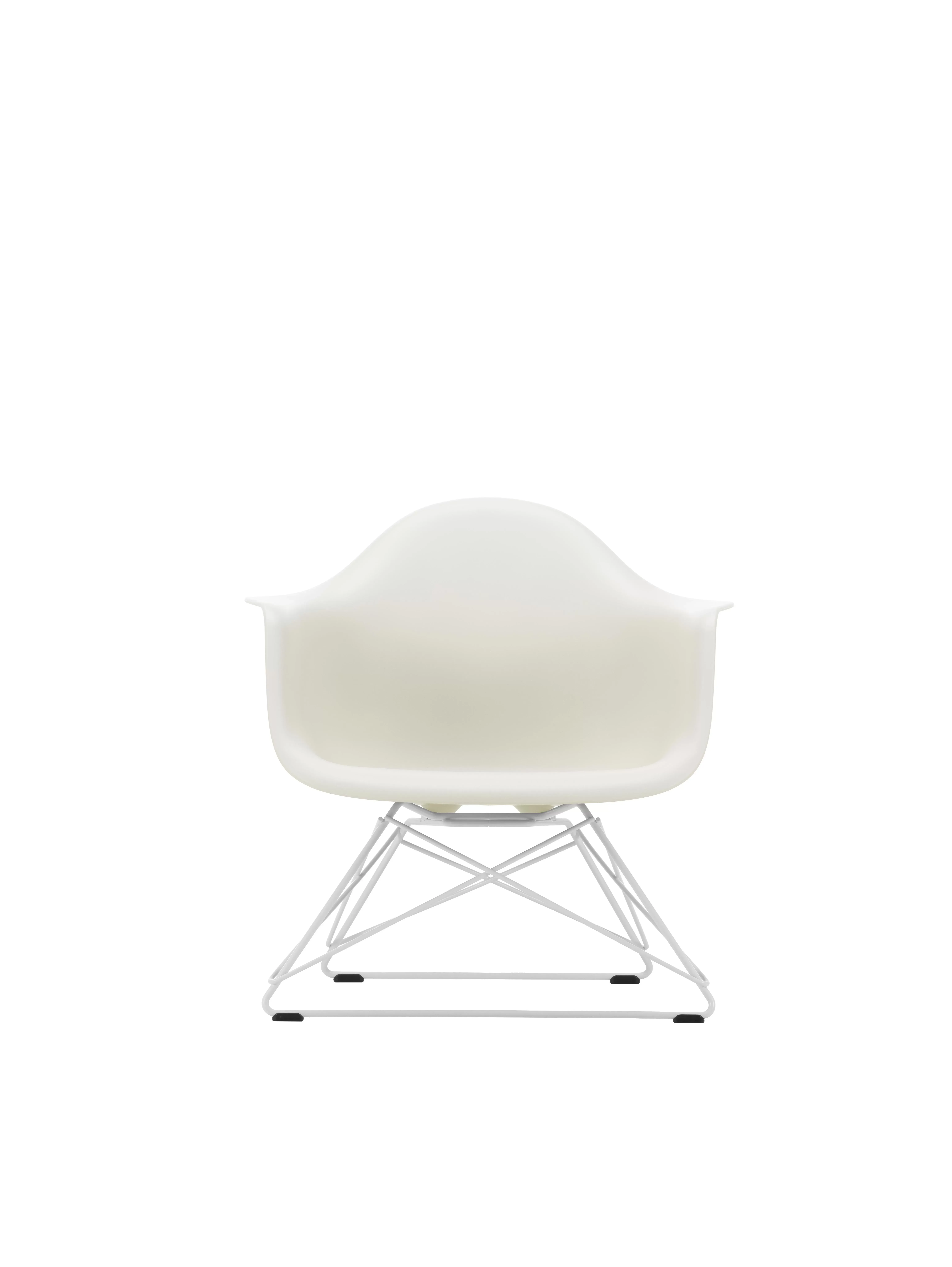 Illustration numéro 2 du produit Vitra Outdoor Eames Plastic Chair LAR - galet RE - galet RE - blanc