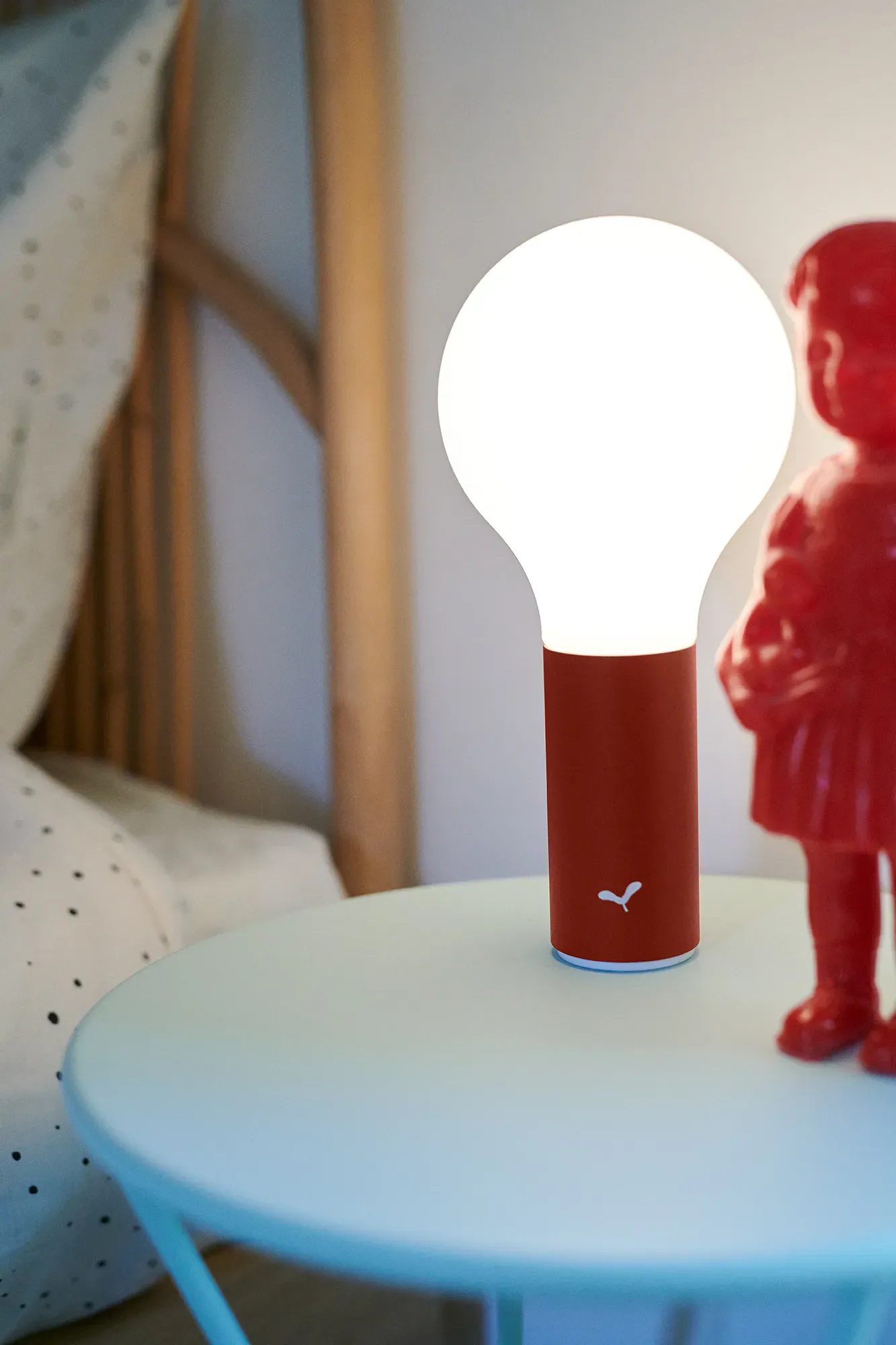 Illustration numéro 2 du produit Fermob Lampe d'extérieur Aplô - 20 ocre rouge
