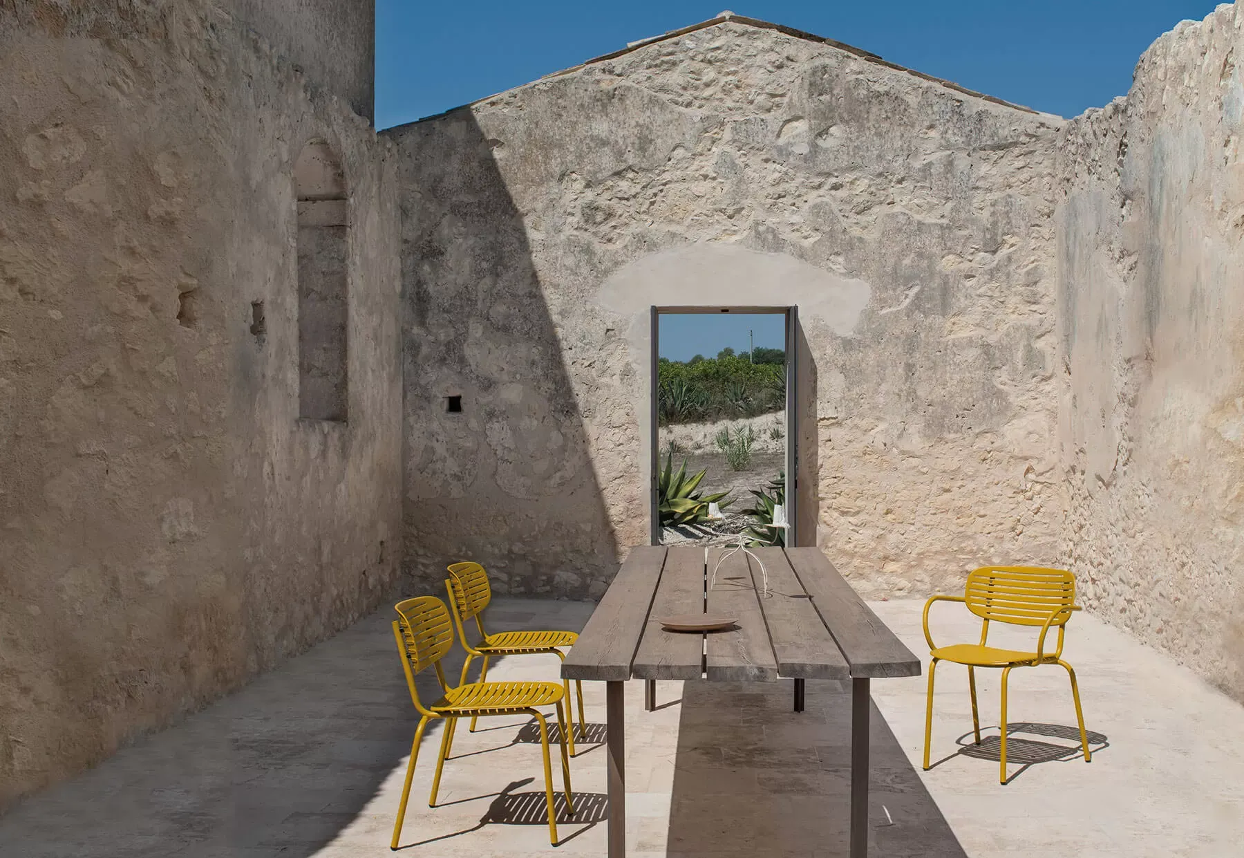 Illustration numéro 2 du produit Emu Chaise Mom  - jaune curry