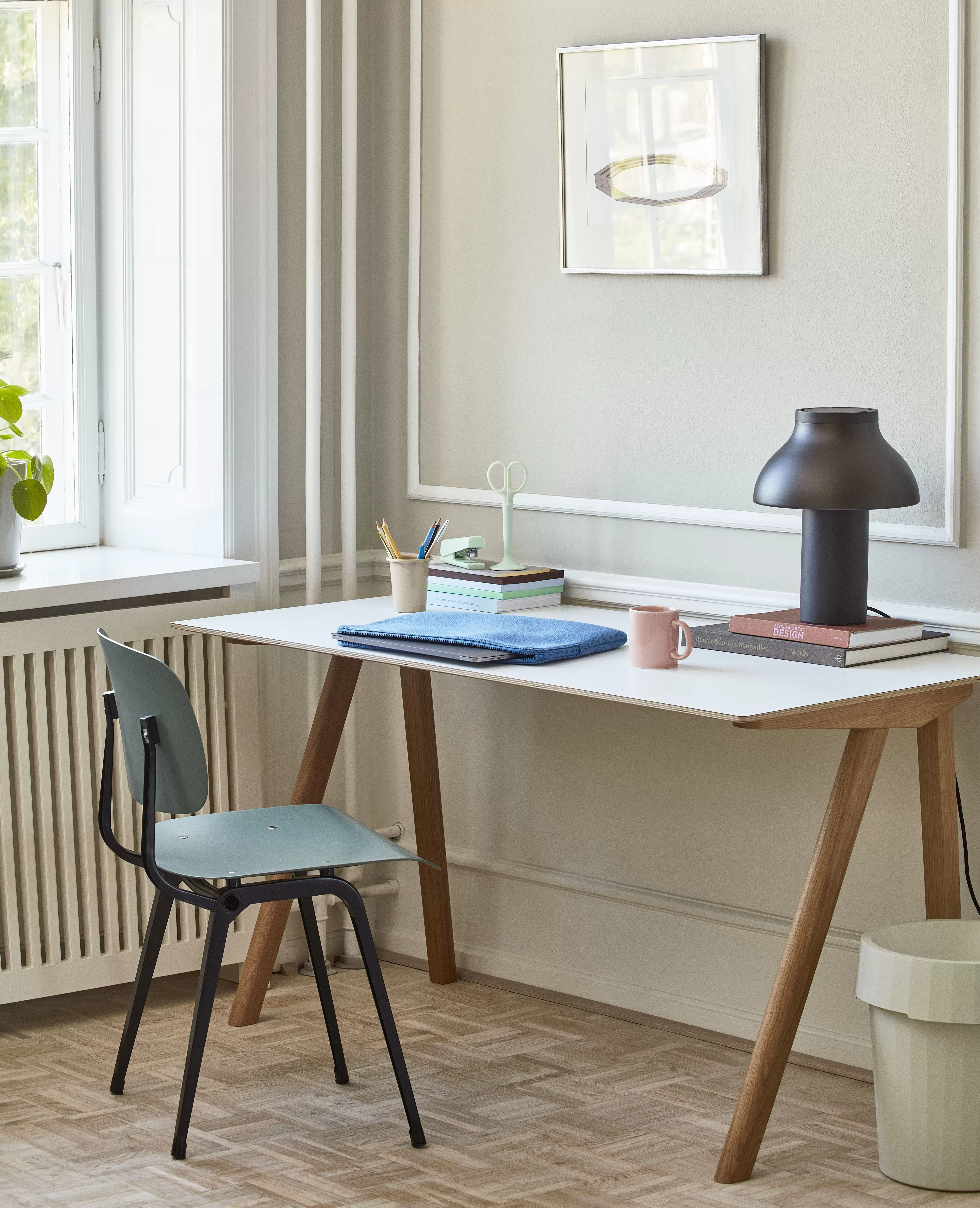 Illustration numéro 2 du produit HAY Chaise Revolt - vert pétrole