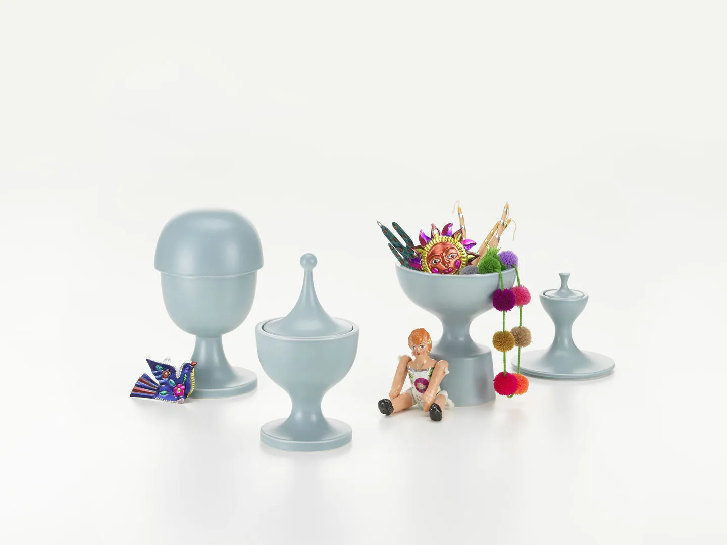 Illustration numéro 2 du produit Vitra Ceramic Container - gris polaire - No.3