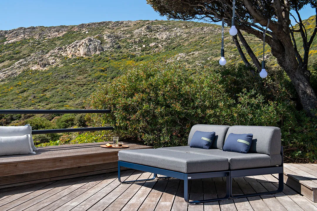 Illustration numéro 2 du produit Fermob Canapé 2 places modulable centre BELLEVIE - 92 bleu abysse - gris flanelle