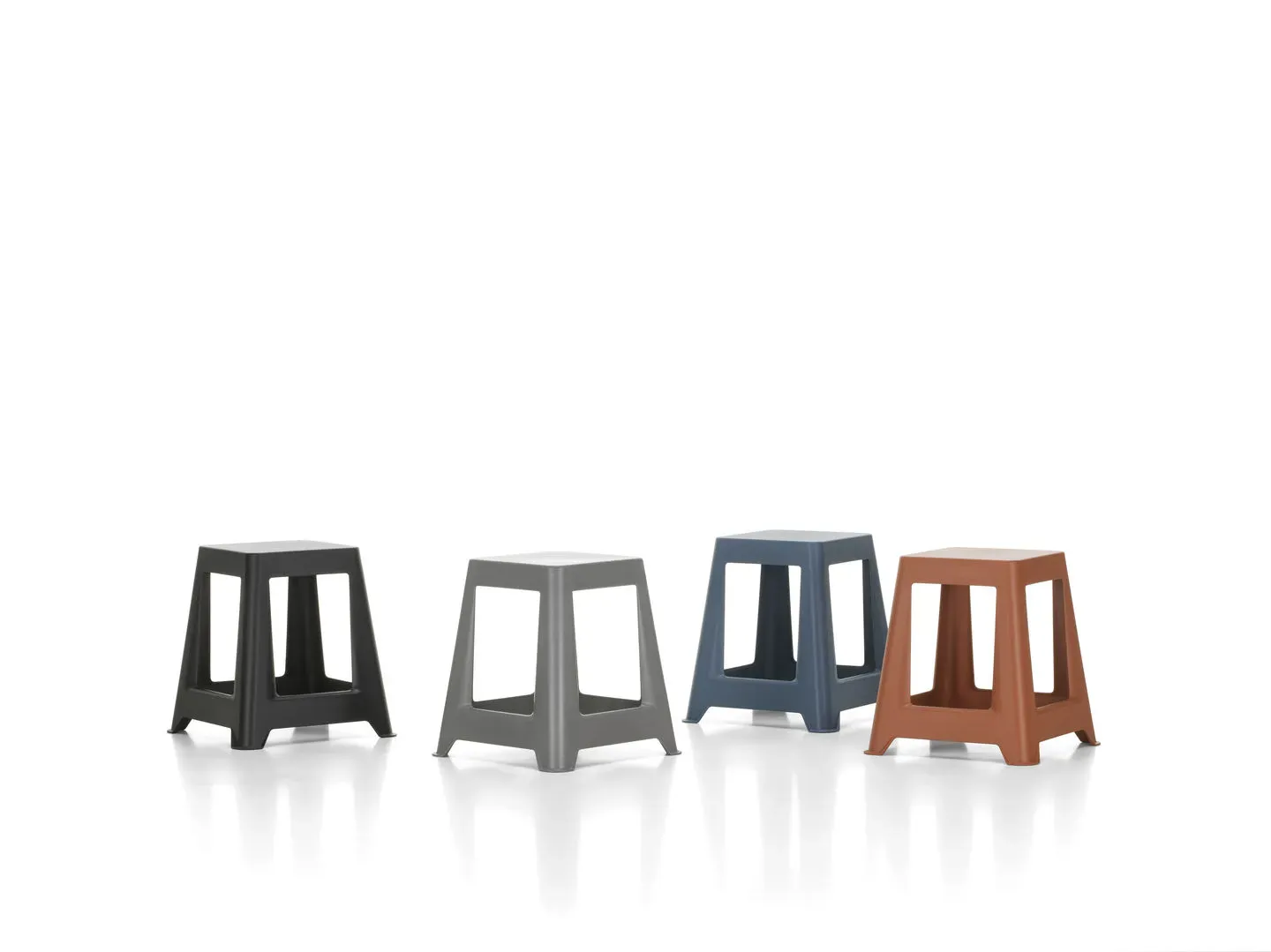 Illustration numéro 2 du produit Vitra Tabouret Chap - bleu marin RE