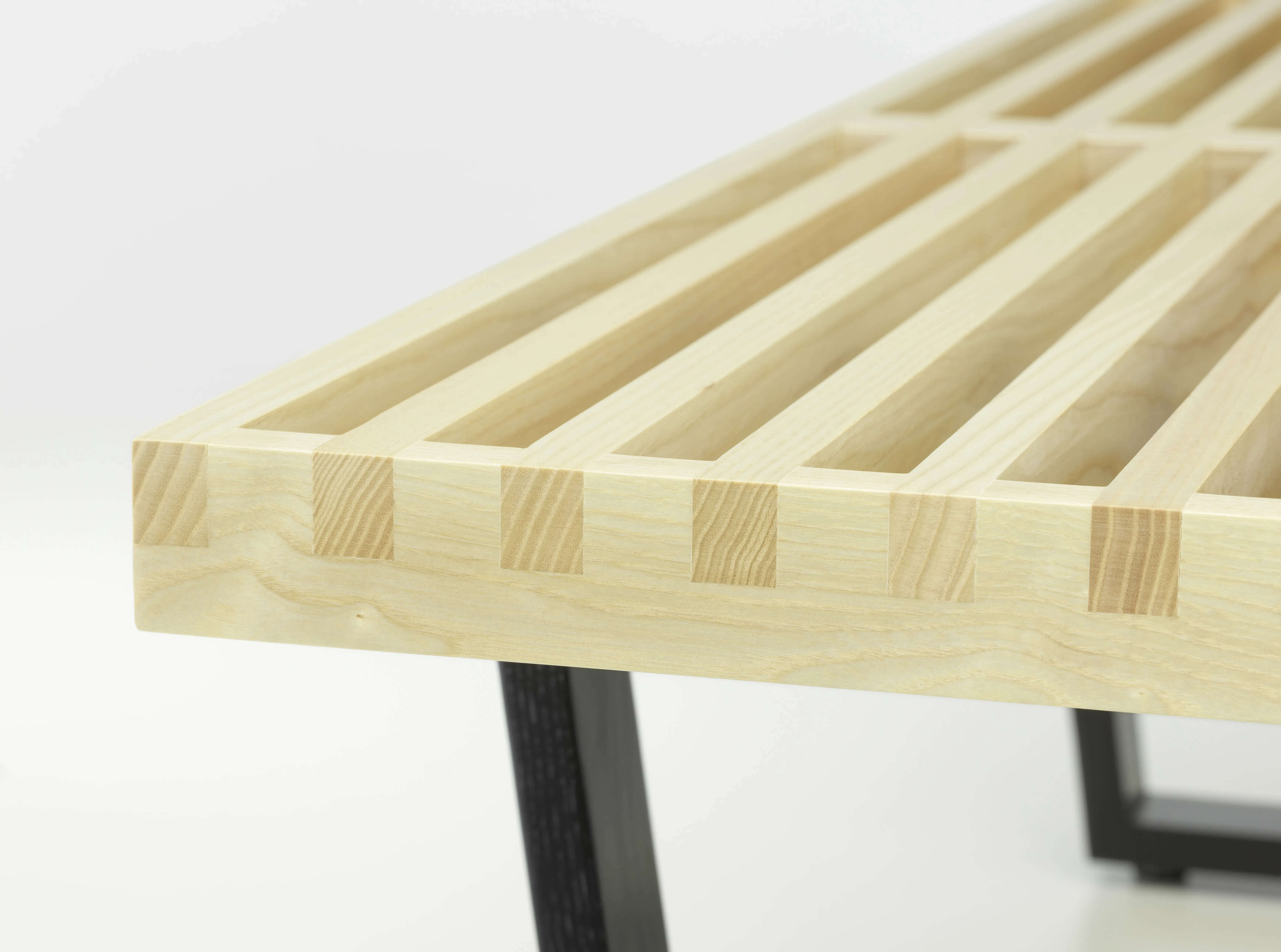 Illustration numéro 2 du produit Vitra Nelson Bench - frêne nature - Longueur (183cm)