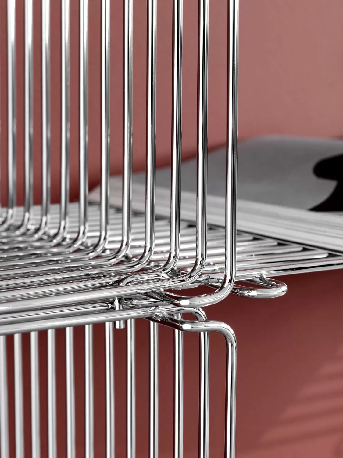 Illustration numéro 2 du produit Montana Étagère Panton Wire Extended - 34,8 cm - Chrome