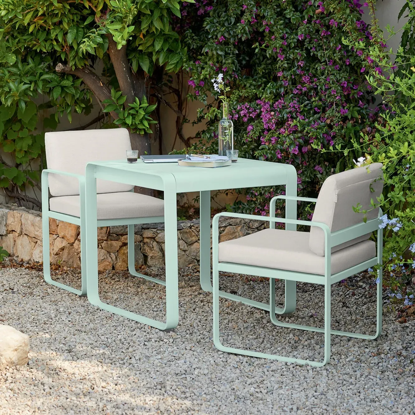 Illustration numéro 2 du produit Fermob Fauteuil repas BELLEVIE - A6 citron givré - gris graphite