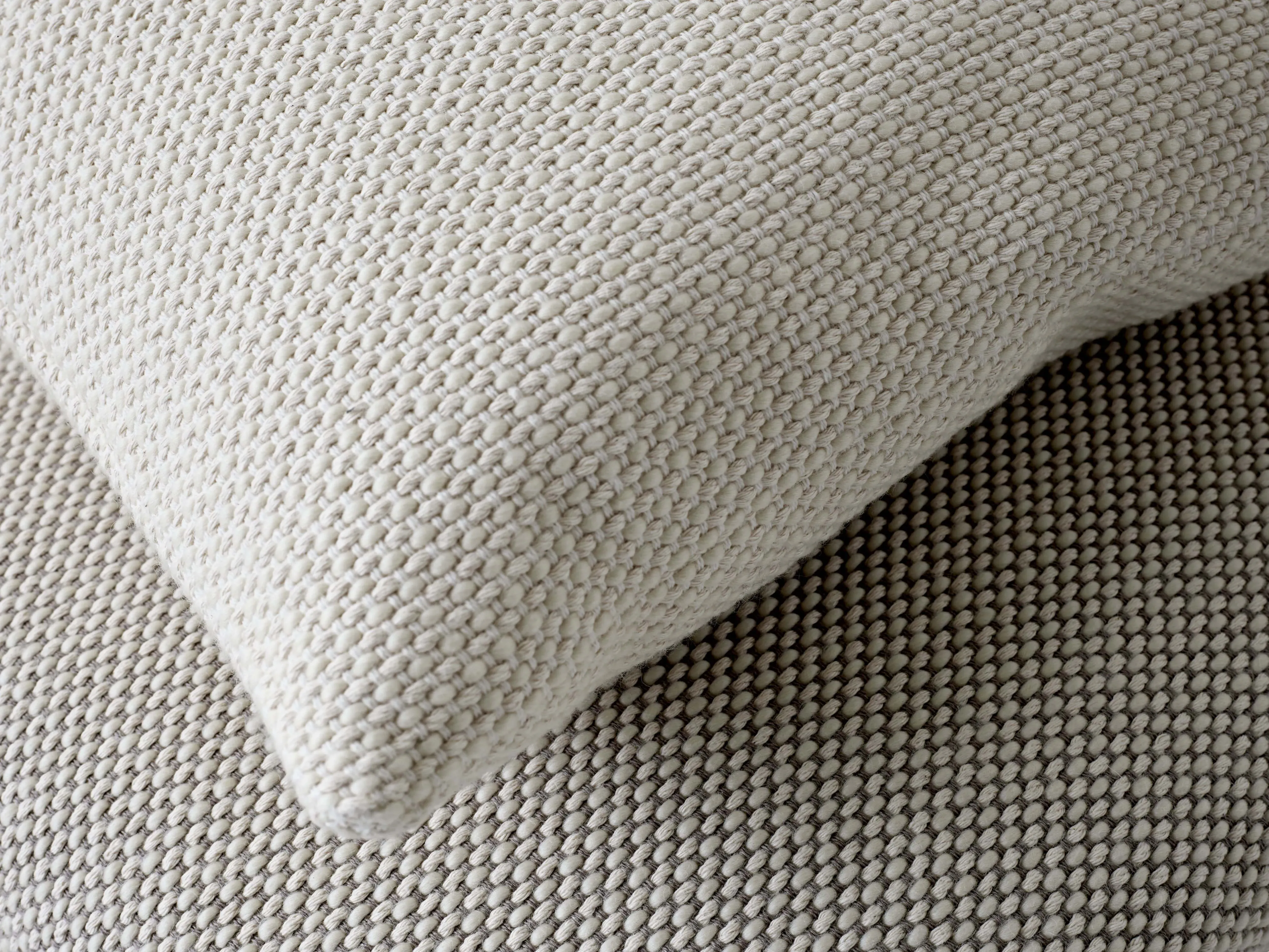 Illustration numéro 2 du produit &Tradition Coussin Collect Weave SC28 & SC48 - almond - 50 x 50 cm