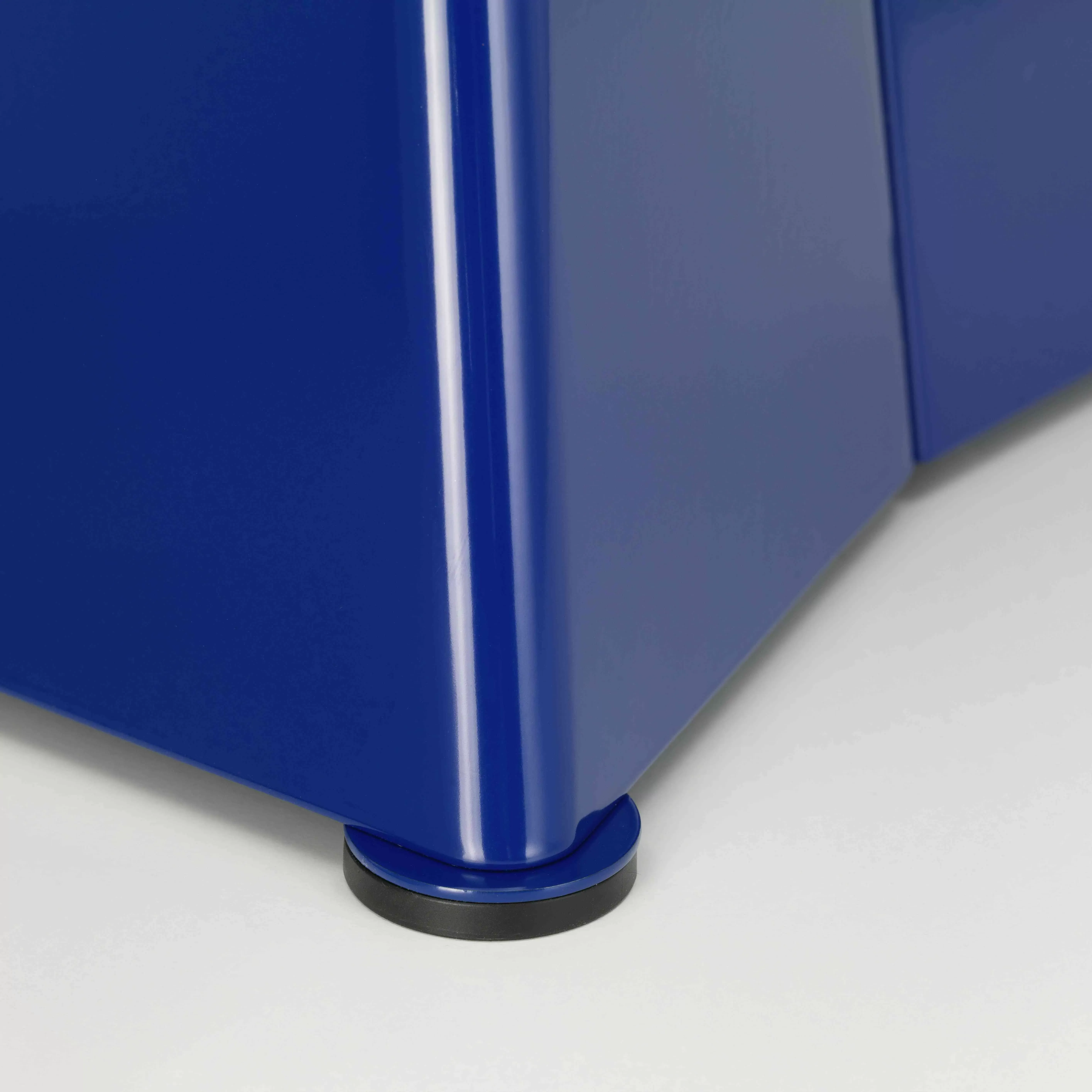 Illustration numéro 2 du produit Vitra Tabouret Métallique - Prouvé Bleu Marcoule