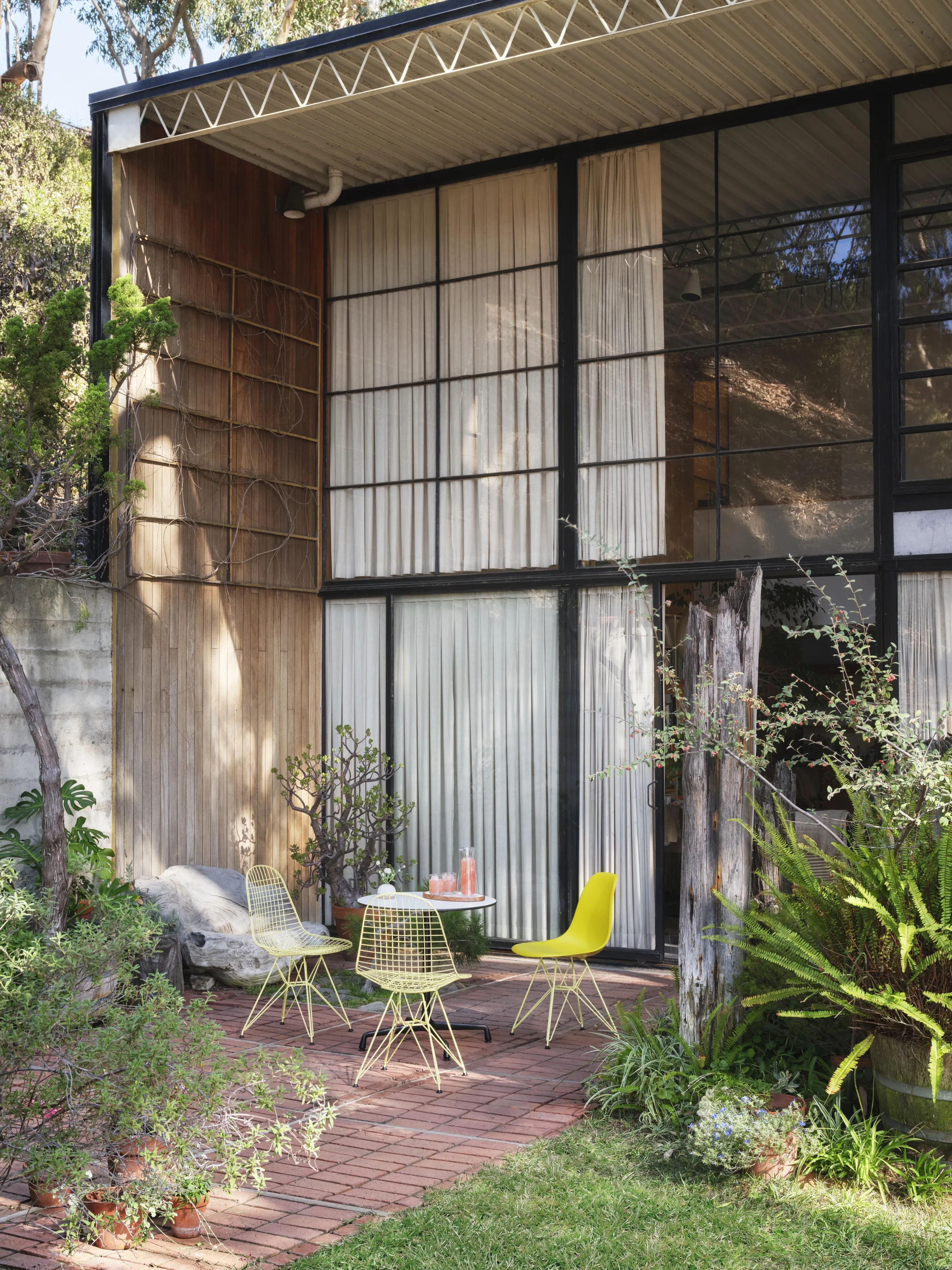 Illustration numéro 2 du produit Vitra Chaise Wire Chair DKR Colours - citron