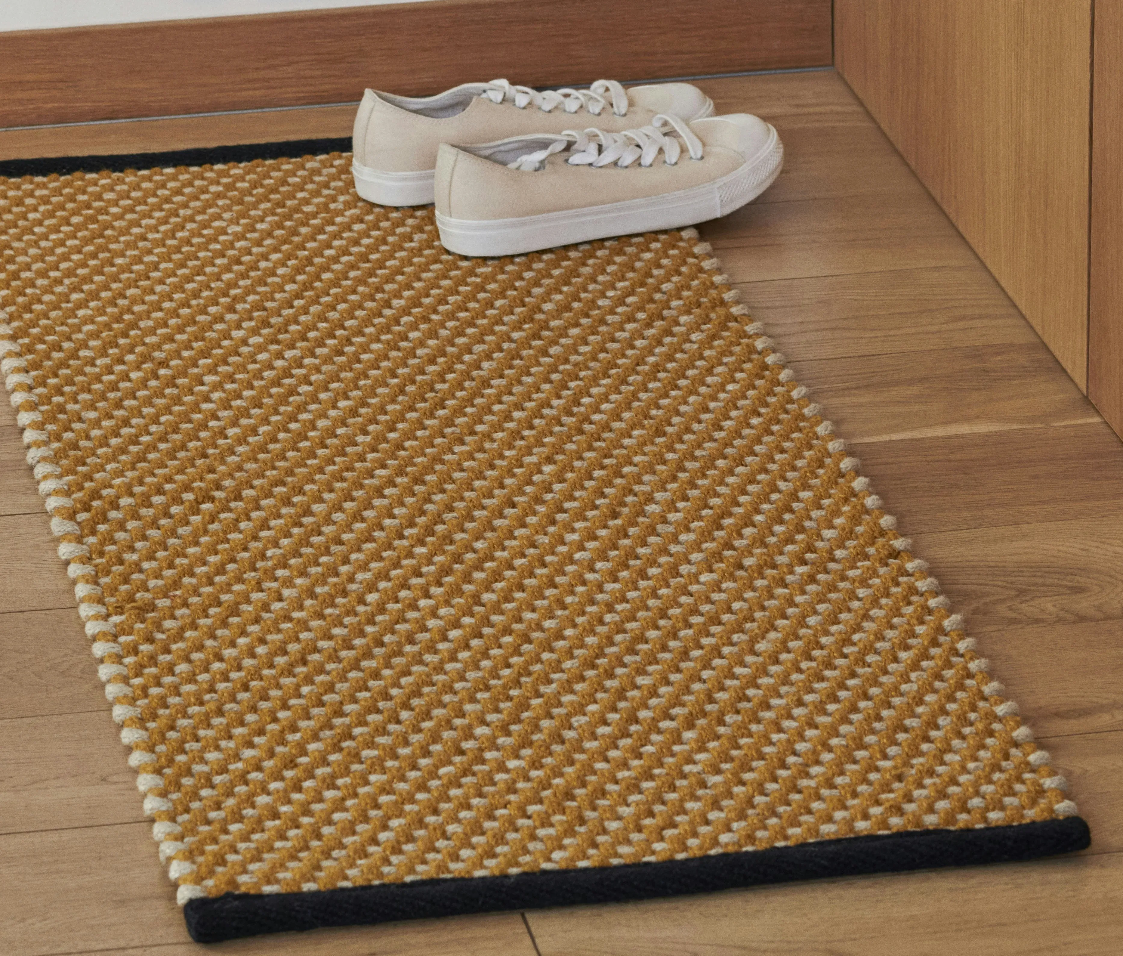 Illustration numéro 2 du produit HAY Paillasson Door Mat long - ochre