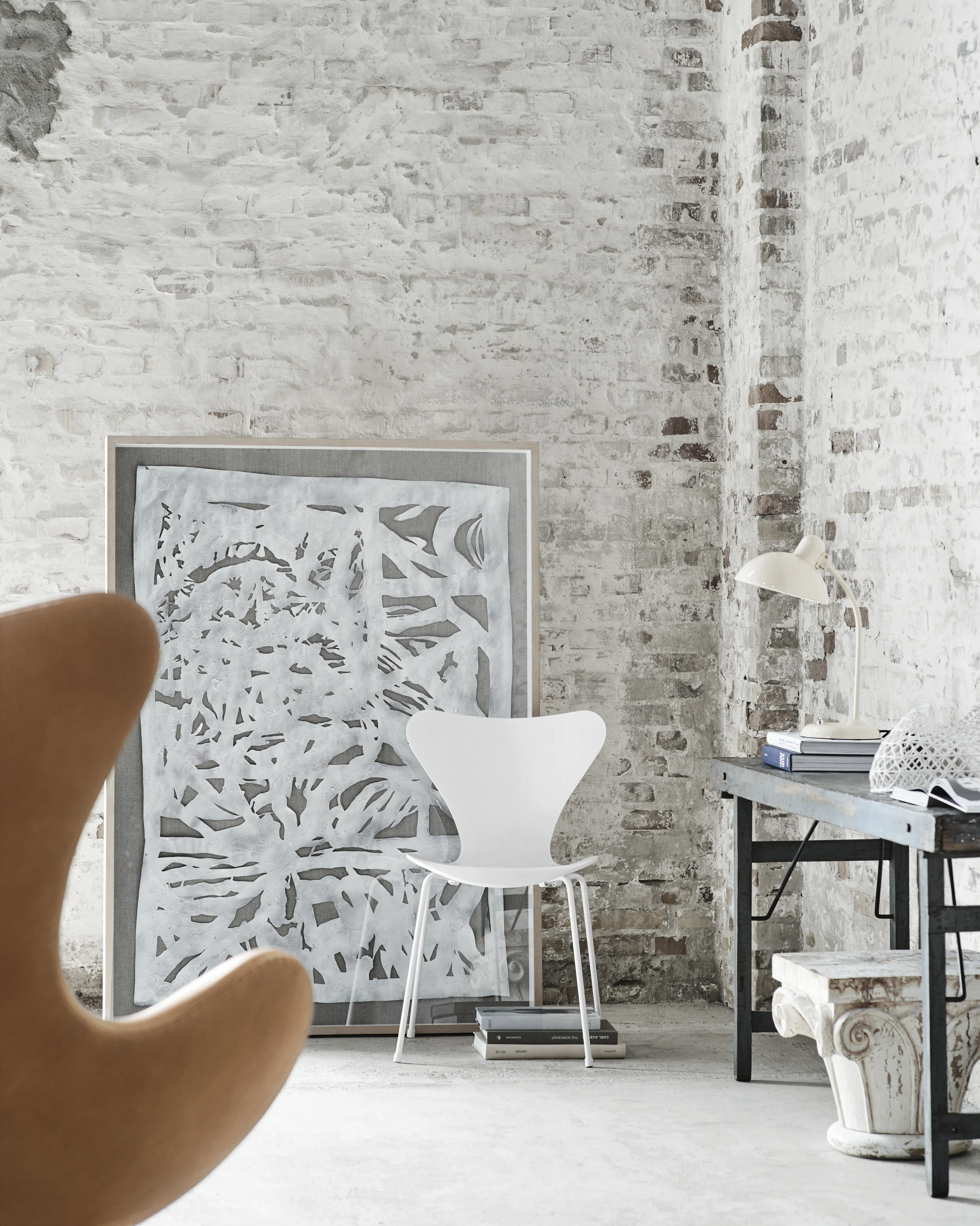 Illustration numéro 2 du produit Fritz Hansen Série 7 Chaise 3107 - placage teinté - Frêne blanc - blanc