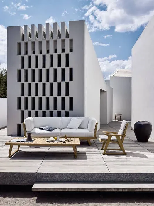 Illustration numéro 2 du produit B&B Italia Fauteuil Gio Outdoor - natural teakwood