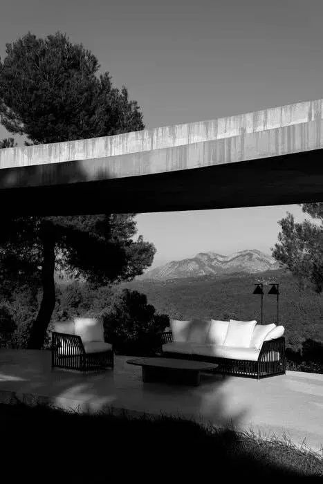 Illustration numéro 2 du produit B&B Italia Table basse Tobi-Ishi Outdoor - grey cement