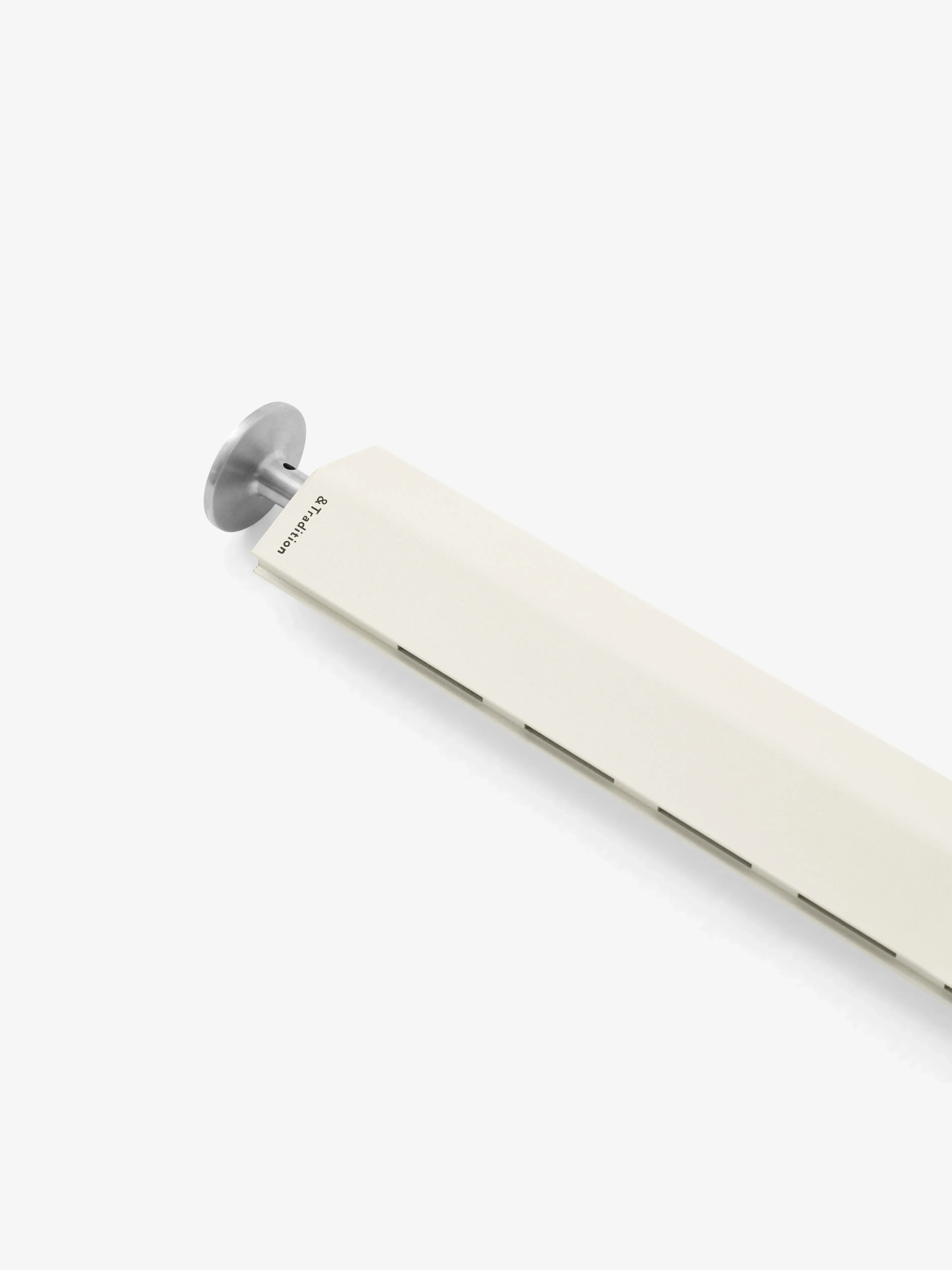 Illustration numéro 2 du produit &Tradition Rombe IF1 Étagère - Albâtre/Chêne