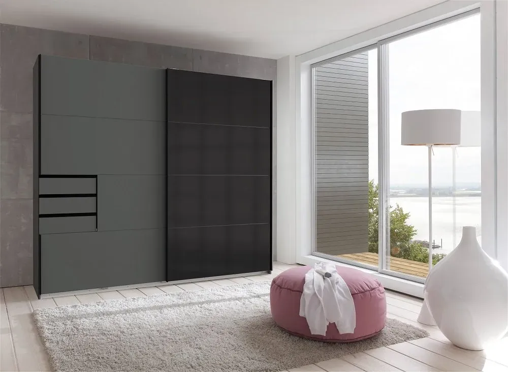 Illustration numéro 2 du produit Armoire coulissante AMORA 225cm graphite 3 tiroirs porte sobre verre noir