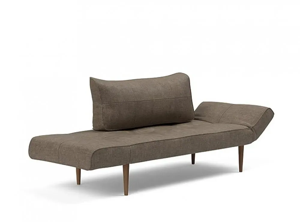 Illustration numéro 2 du produit Canapé lit  ZEAL STYLETTO cadre acier piétement chêne foncé tissu Esina Cedar Brown