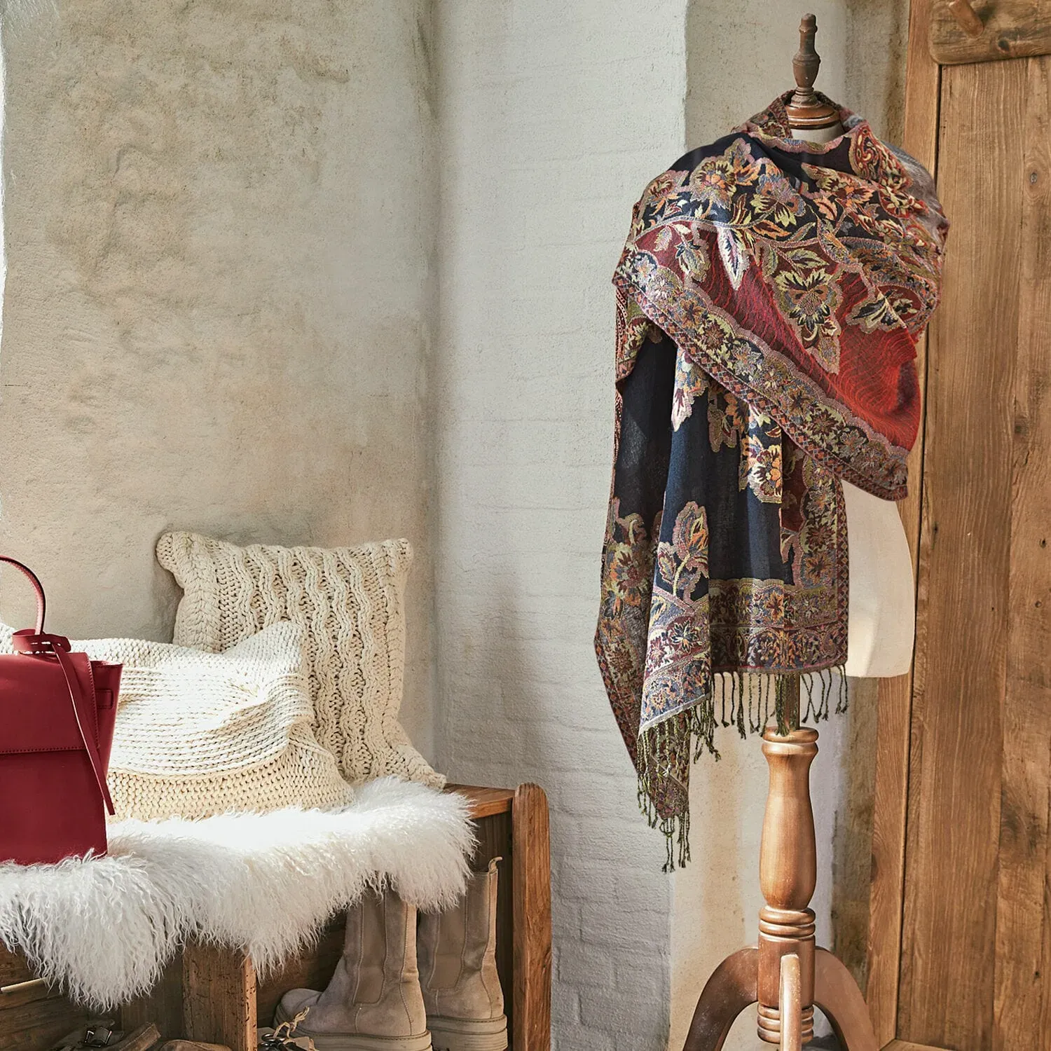 Illustration numéro 2 du produit Étole Albon