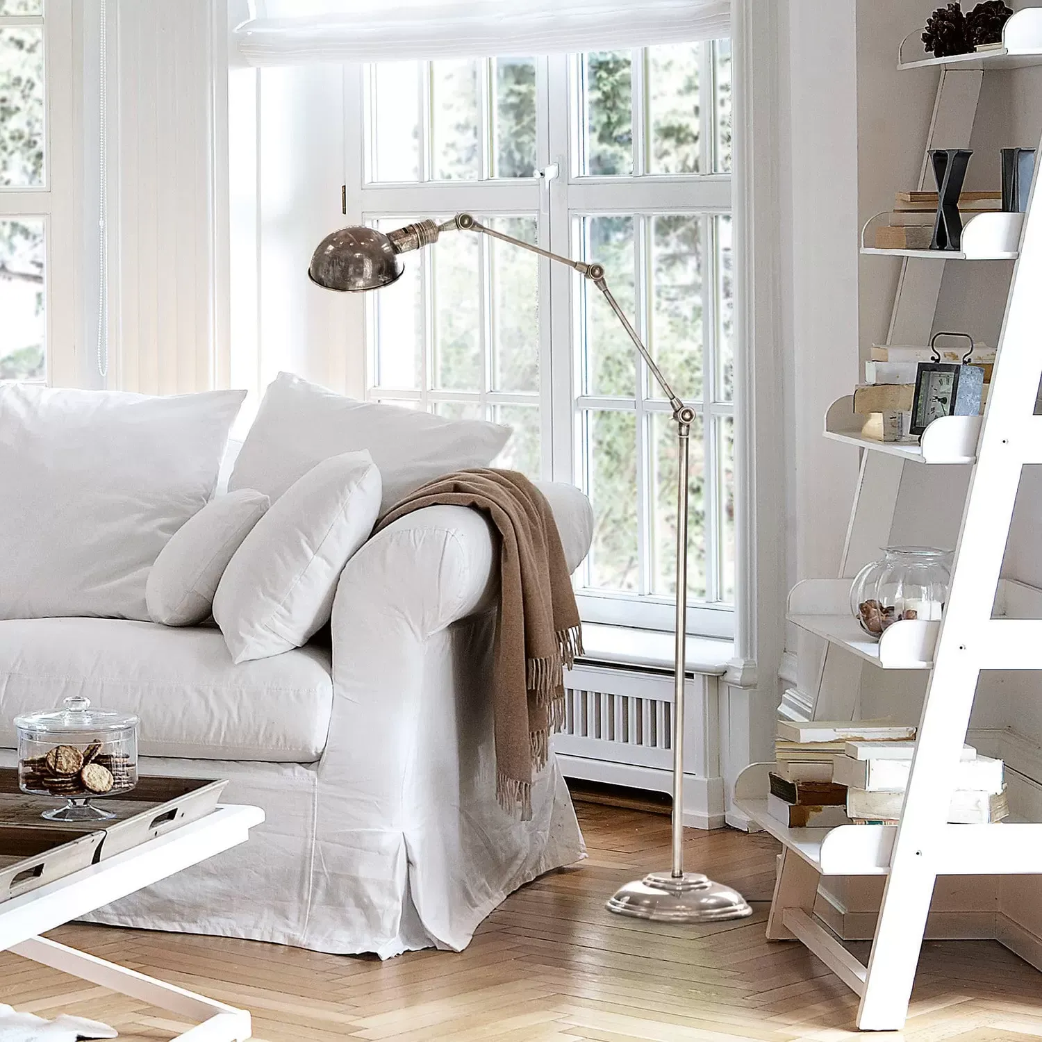 Illustration numéro 2 du produit Lampadaire Tulsa