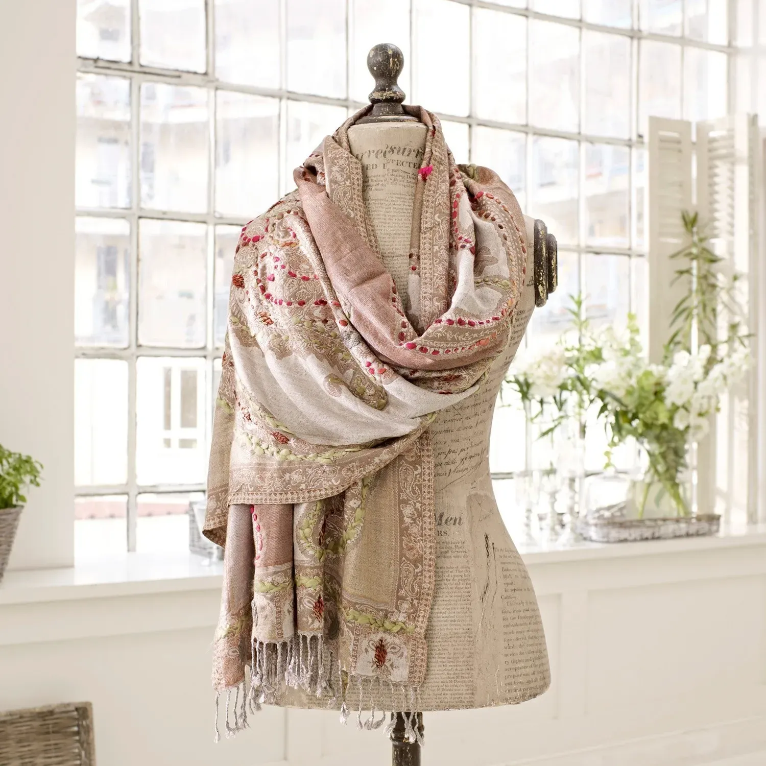 Illustration numéro 2 du produit Étole Linou