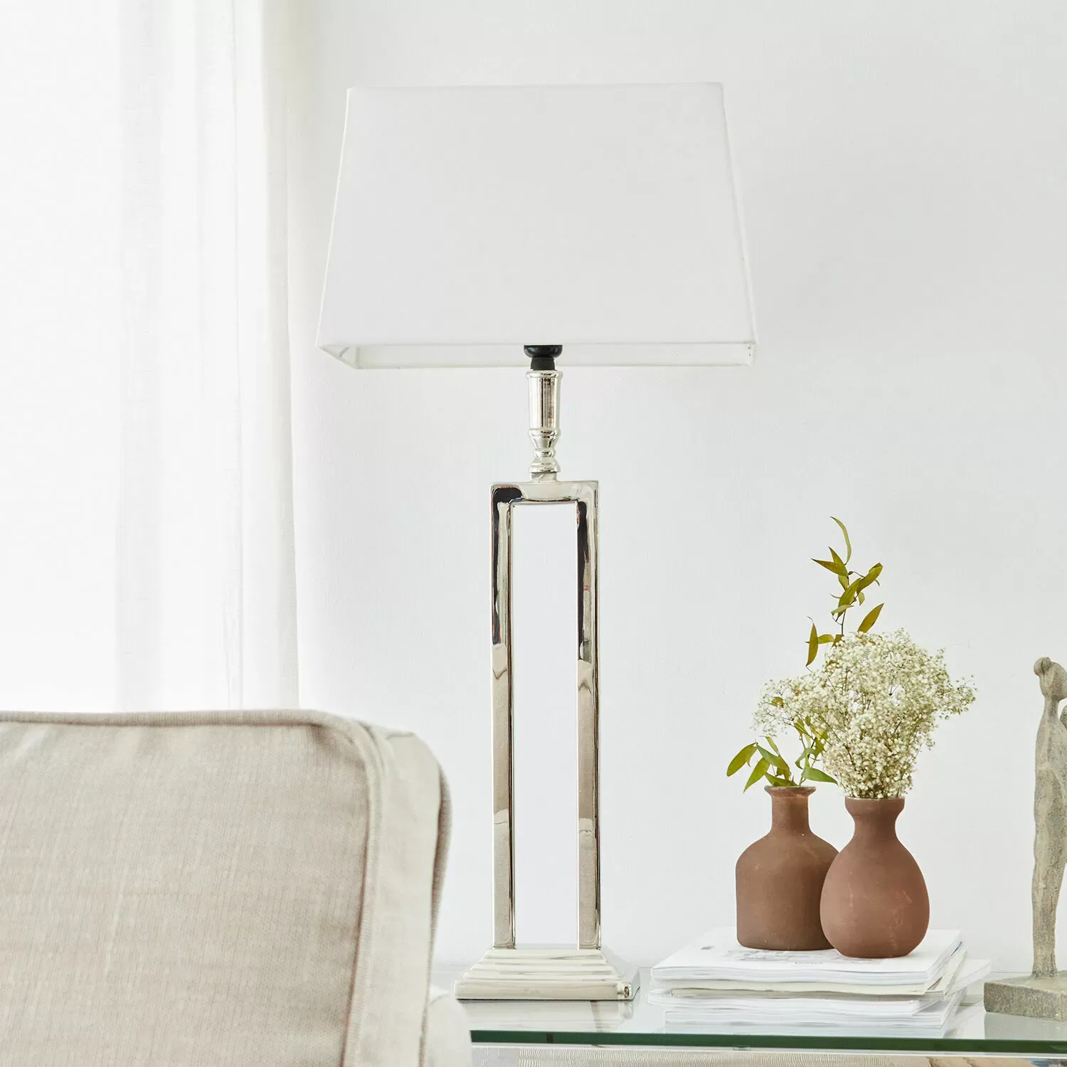 Illustration numéro 2 du produit Lampe à poser Kinshaa