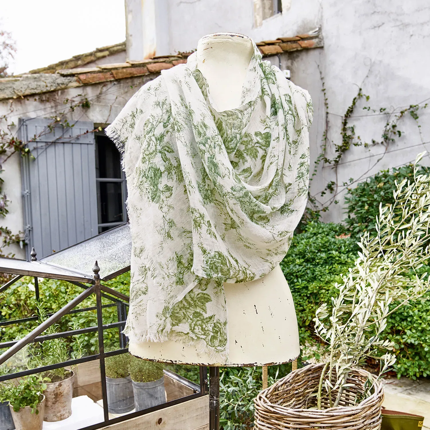 Illustration numéro 2 du produit Étole Mercier