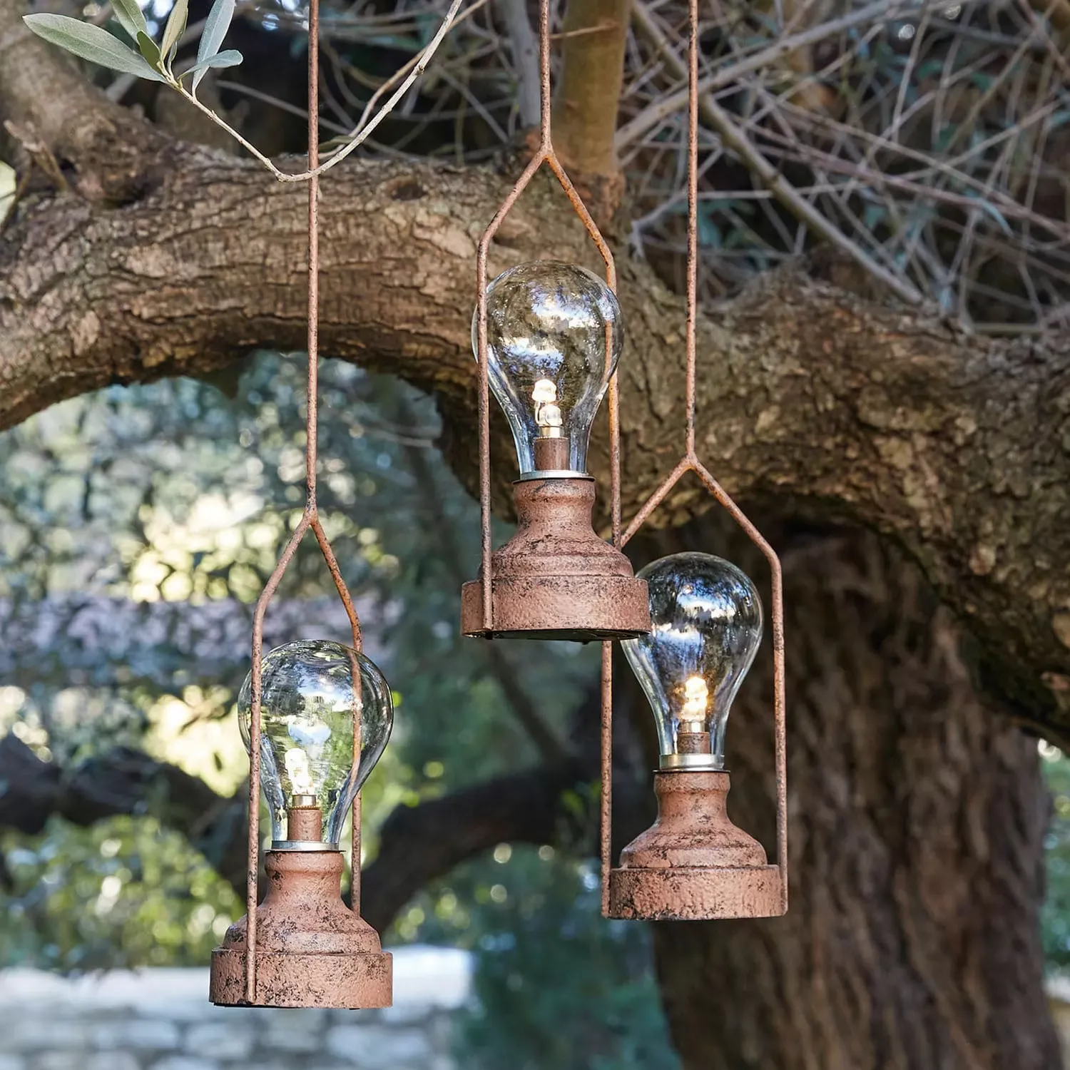 Illustration numéro 2 du produit Lot de 3 lanternes LED à suspendre Chambéry