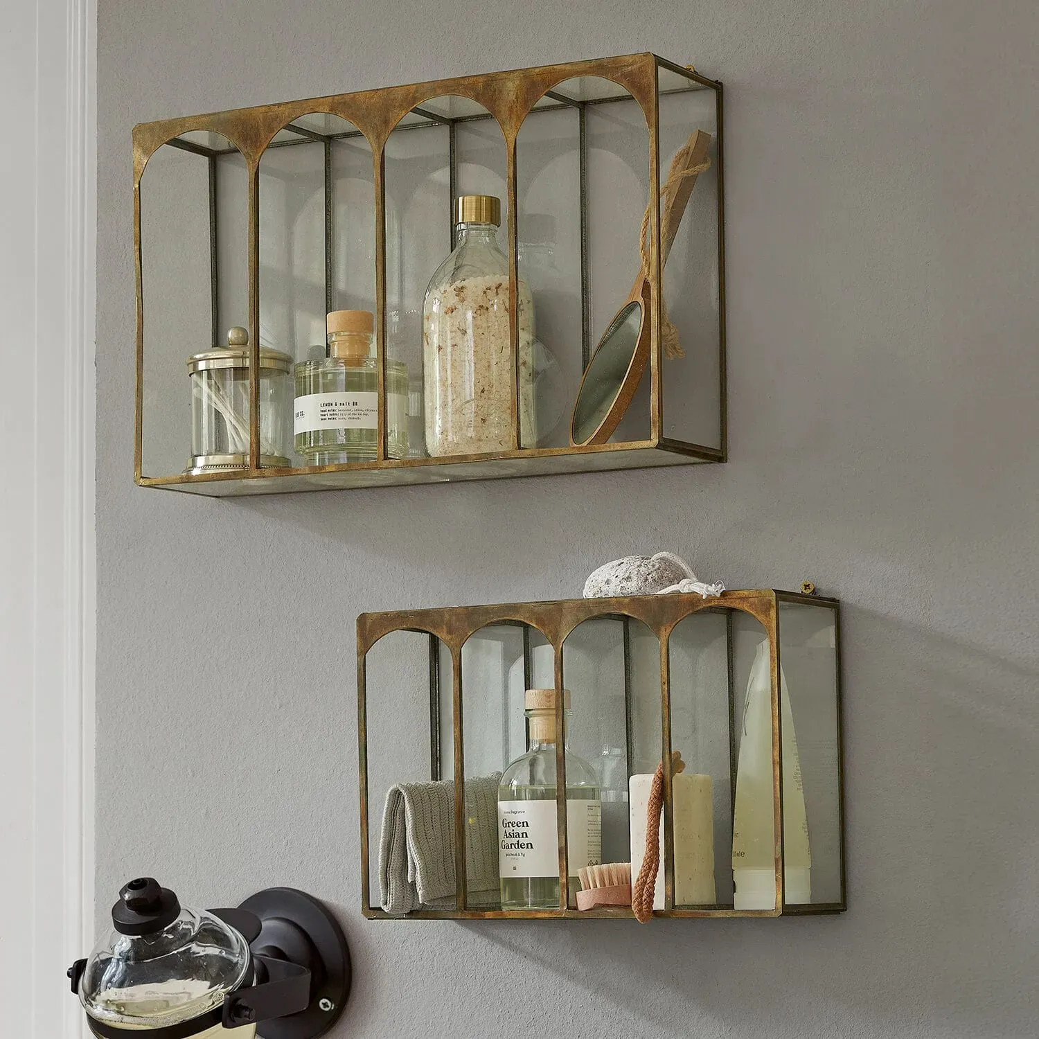 Illustration numéro 2 du produit Lot de 2 étagères murales Jaelani