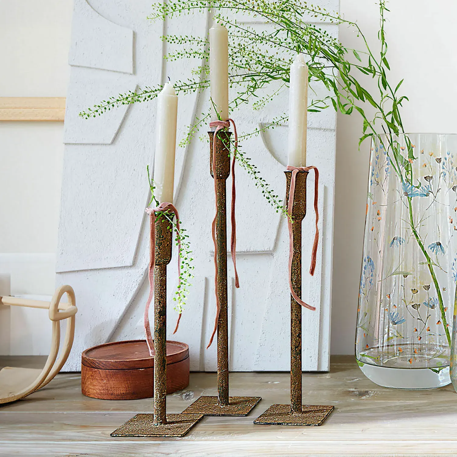 Illustration numéro 2 du produit Lot de 3 bougeoirs Viverto